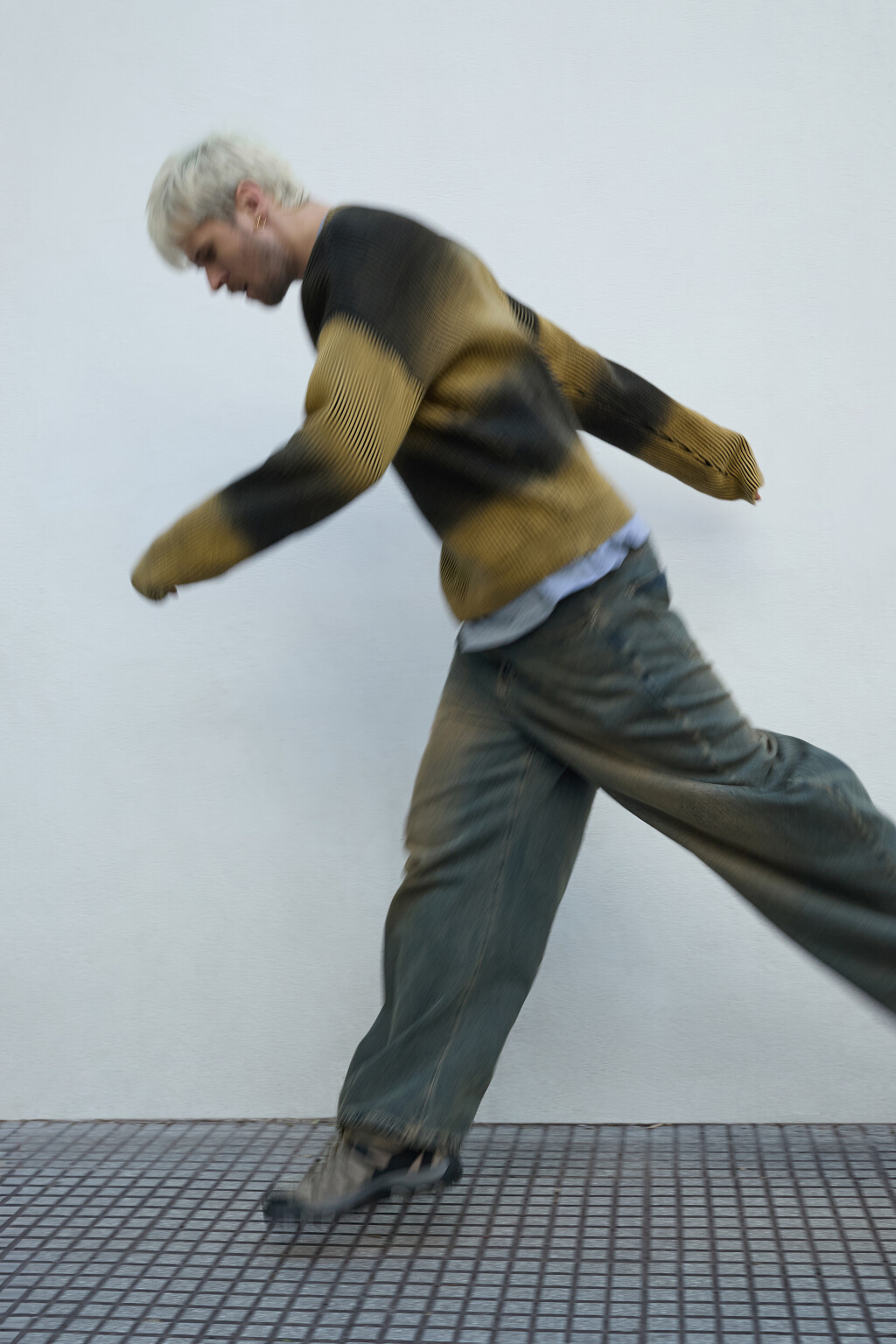 Джемпер вязаный с абстрактными полосками - цвет желтый - 9