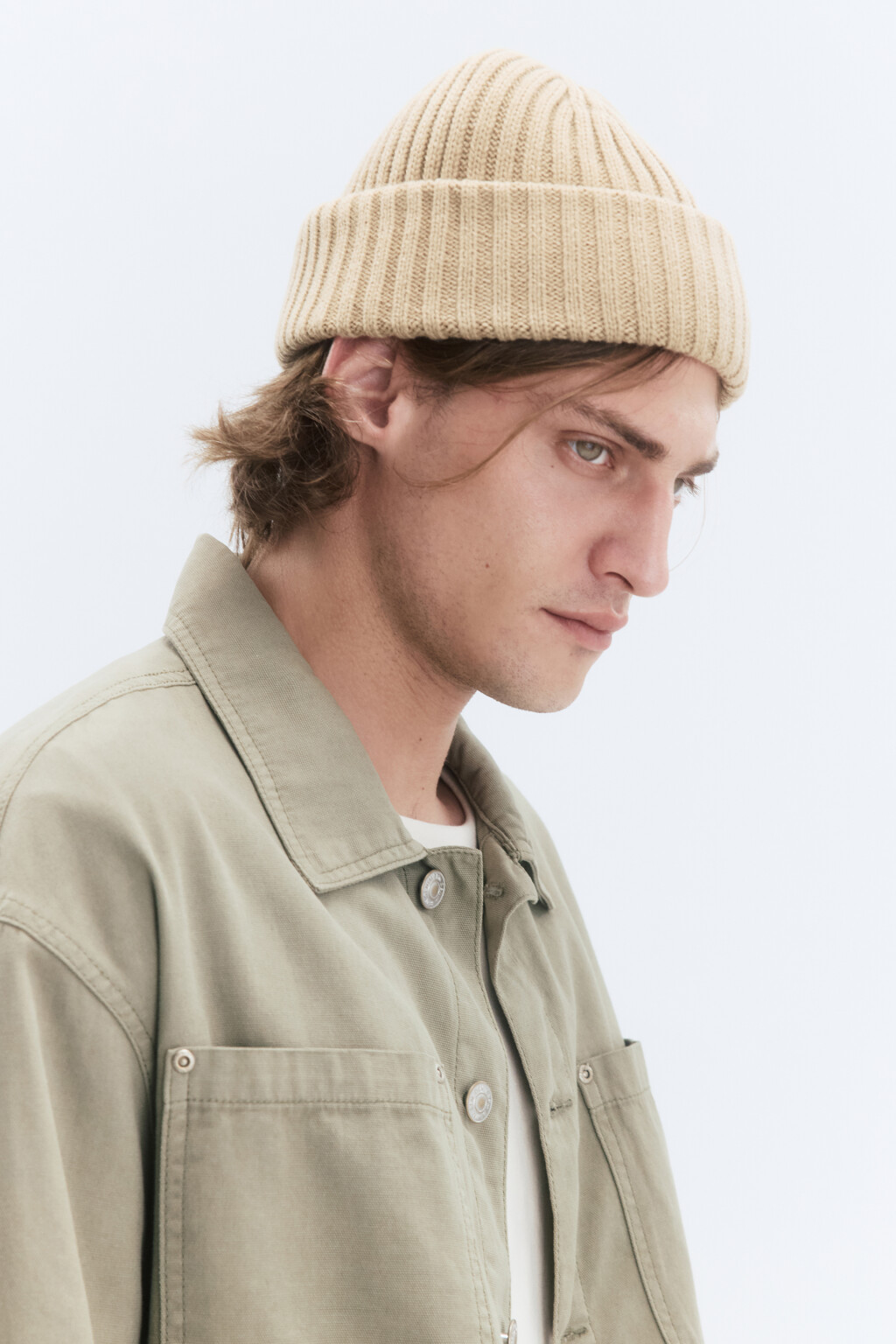 Шапка-бини вязаная короткая до ушей - цвет бежевый - 3