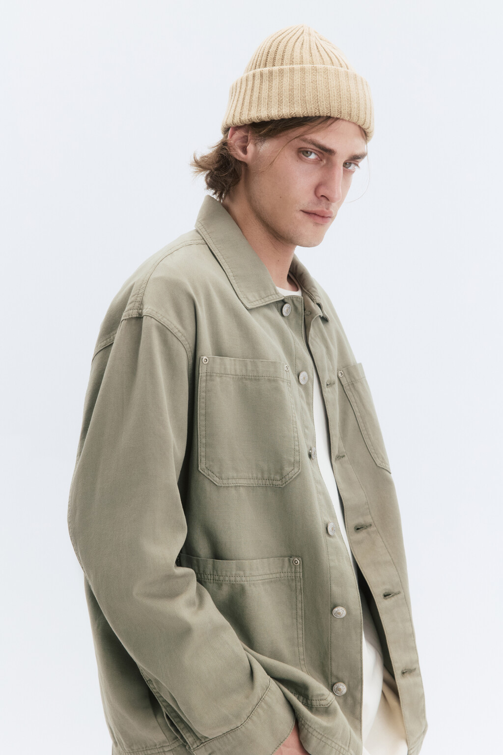 Шапка-бини вязаная короткая до ушей - цвет бежевый - 4