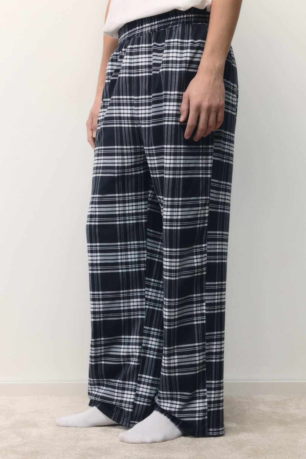 Брюки пижамные с принтом в клетку - цвет черный - 3