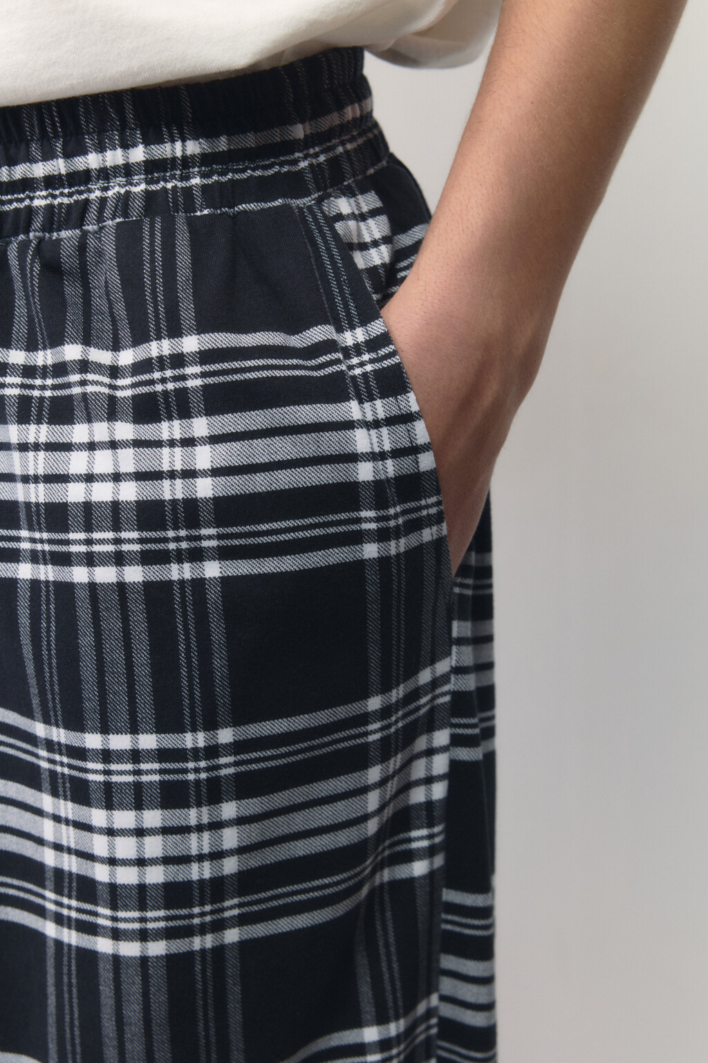 Брюки пижамные с принтом в клетку - цвет черный - 6