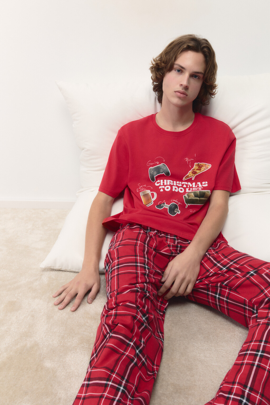 Футболка хлопковая с новогодним принтом - цвет красный - 1