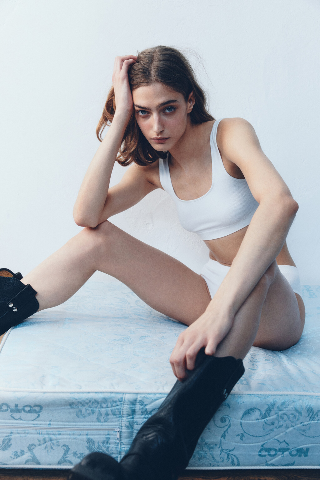 Бюстгальтер-топ бесшовный в рубчик - цвет белый - 2