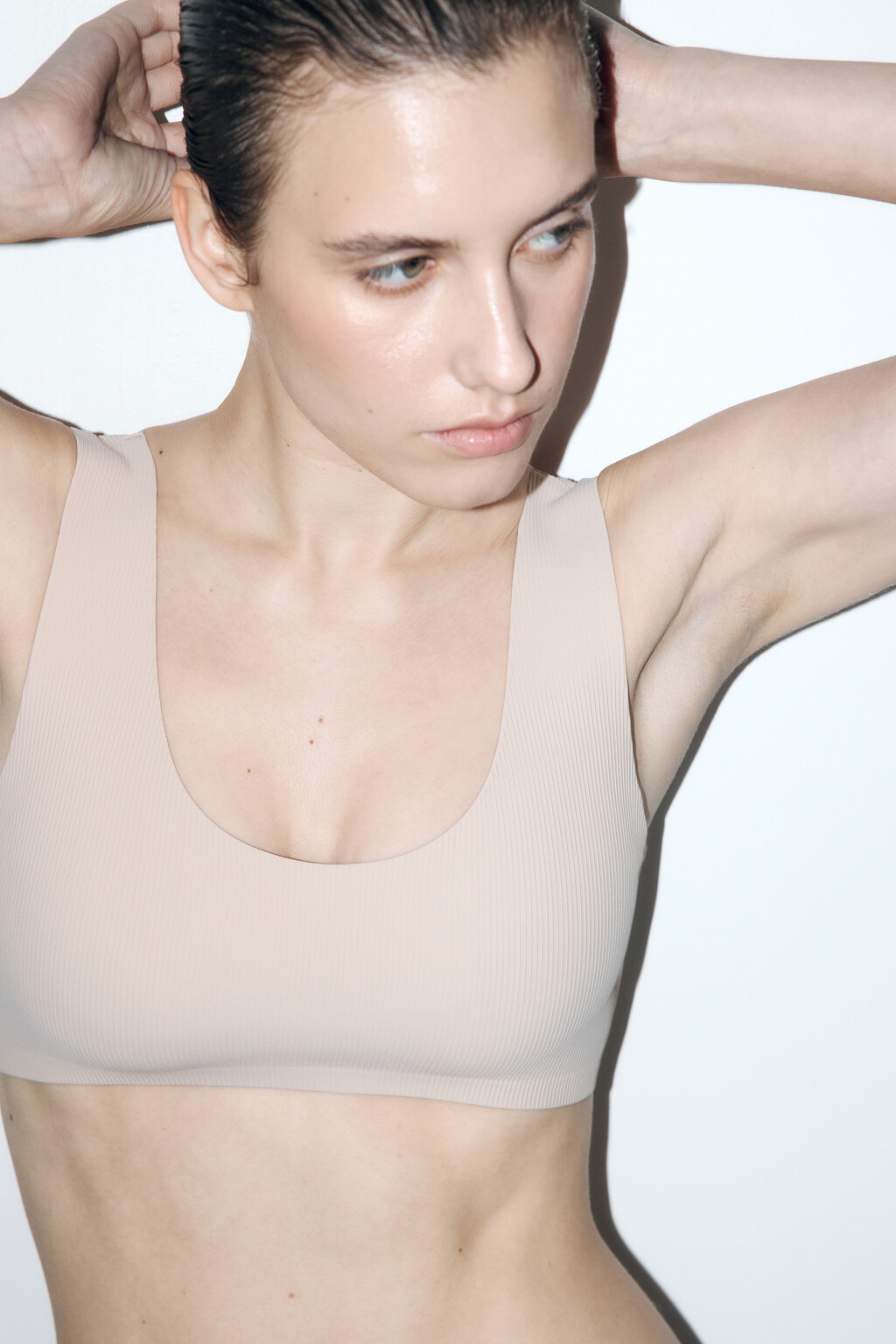 Бюстгальтер-топ бесшовный с формованной чашкой - цвет бежевый - 1