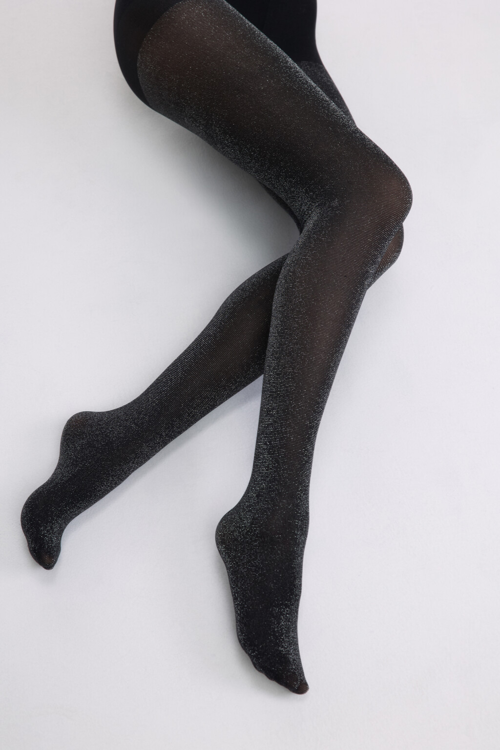 Колготки тонкие капроновые с люрексом - цвет черный - 1