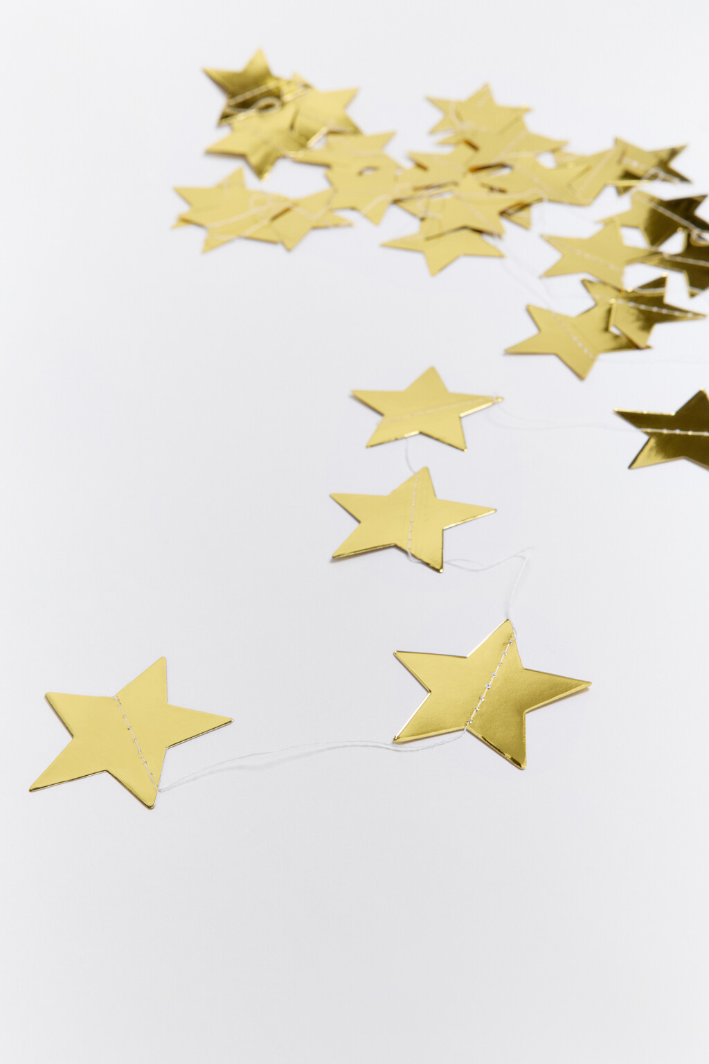 Гирлянда из блестящих звезд - цвет желтый - 2
