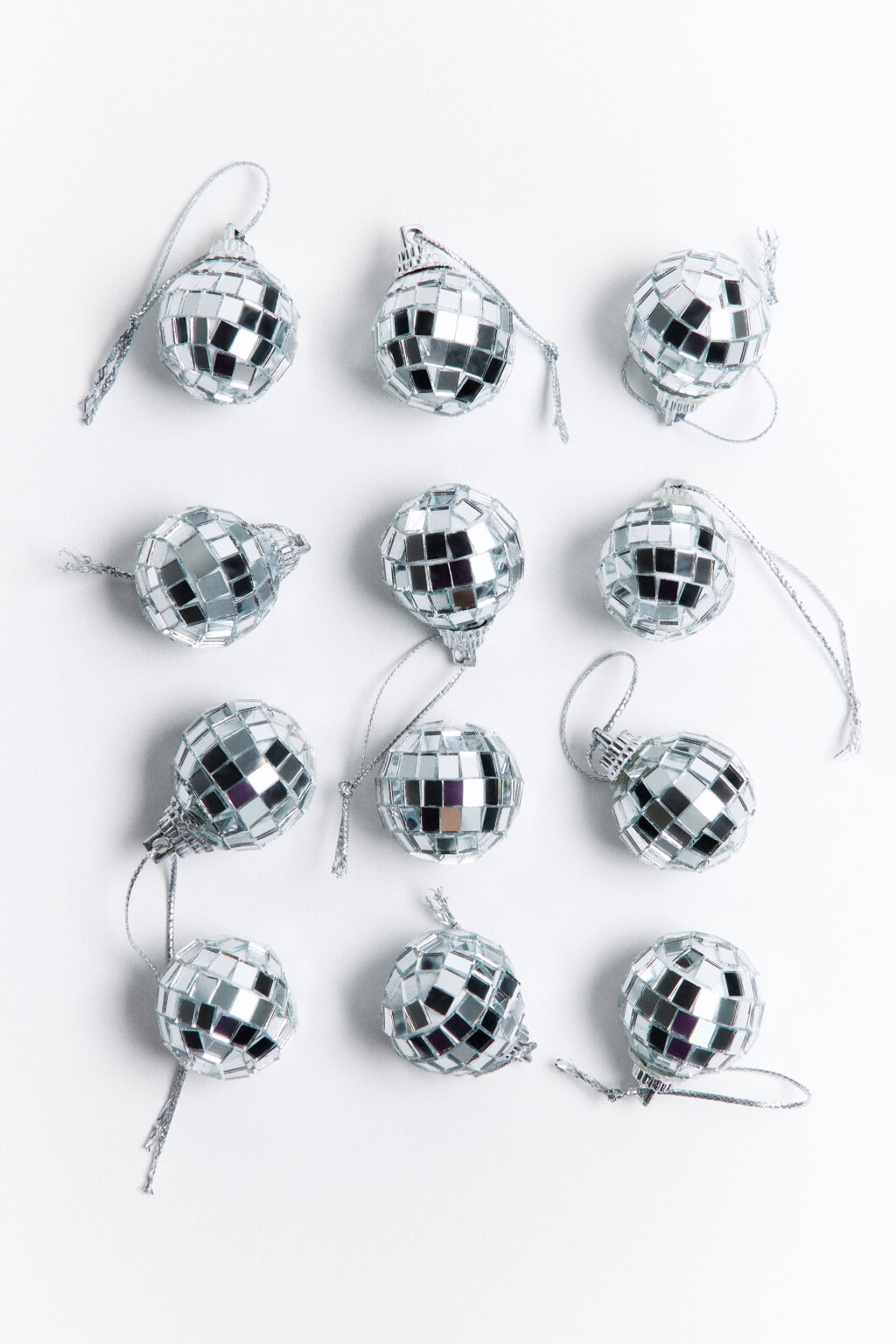 Набор елочных украшений (12 штук) - цвет серый - 1