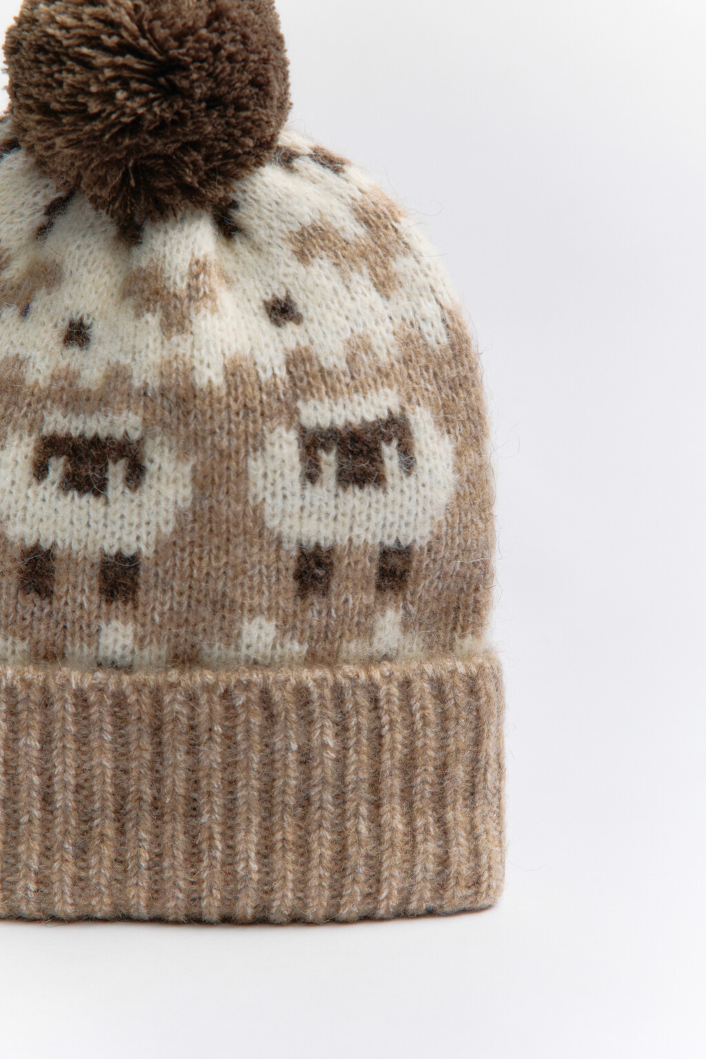 Шапка вязаная с помпоном и принтом - цвет бежевый - 2