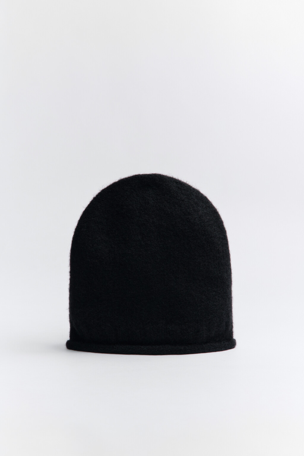 Шапка-бини вязаная без отворота - цвет черный - 1