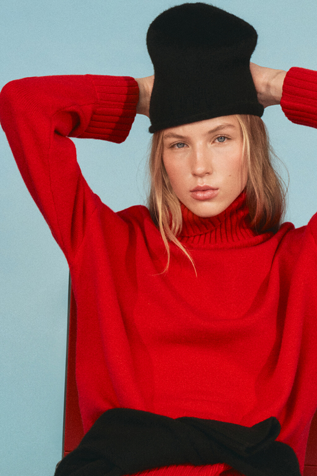 Шапка-бини вязаная без отворота - цвет черный - 4