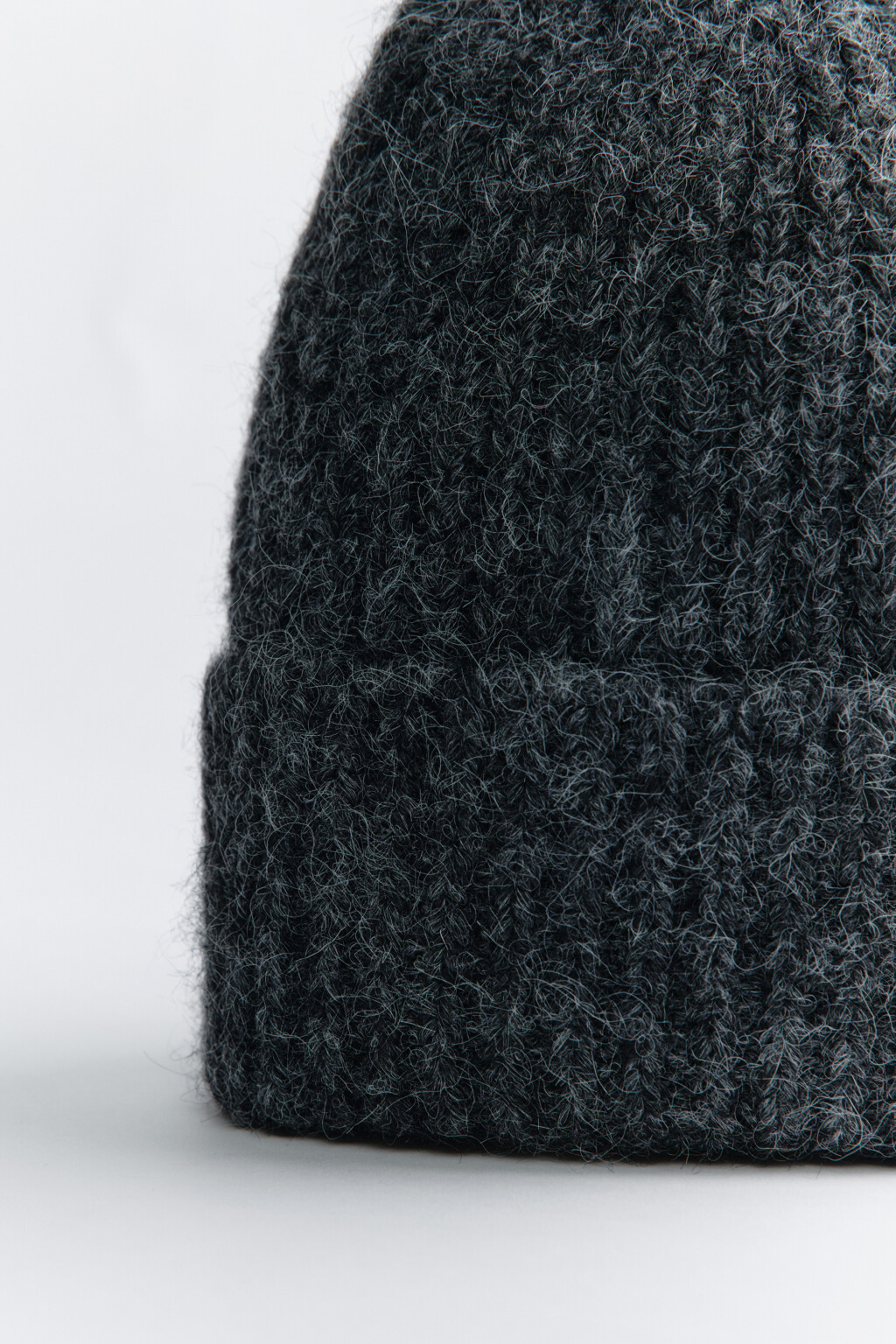 Шапка-бини вязаная в рубчик с шерстью - цвет серый - 2