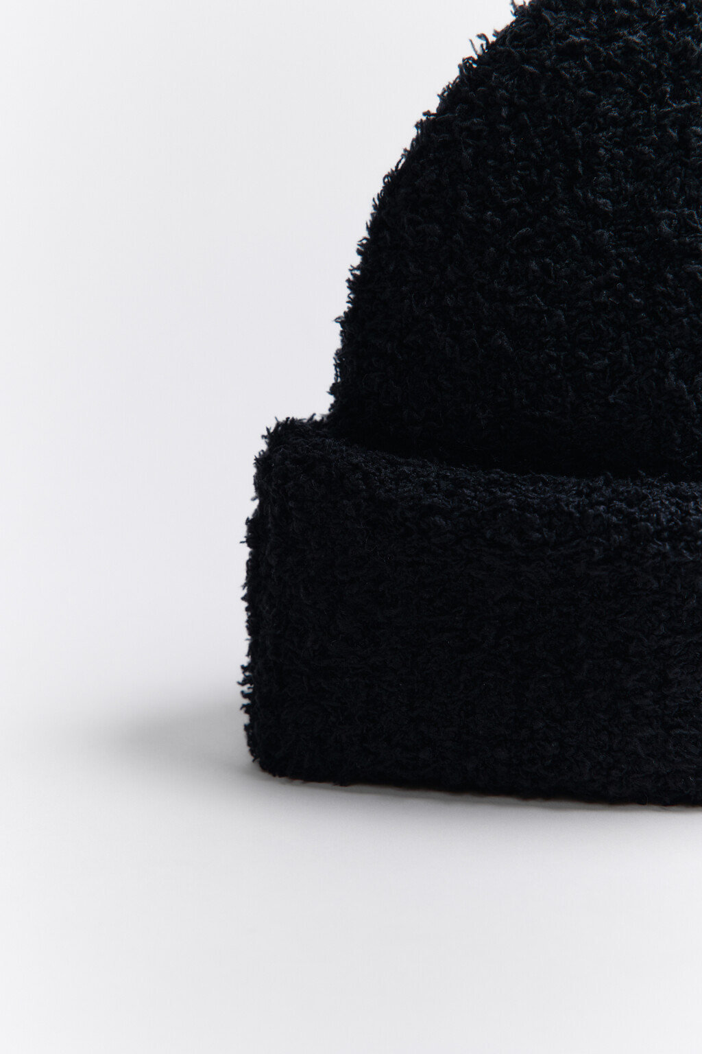 Шапка-бини махровая в рубчик - цвет черный - 2