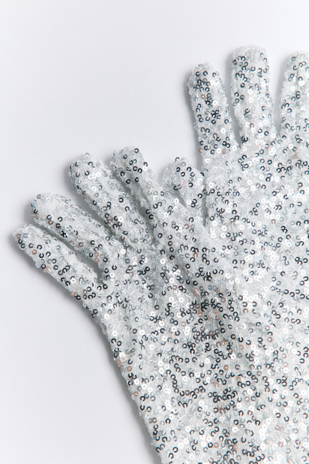 Перчатки длинные вечерние с пайетками - цвет серый - 2