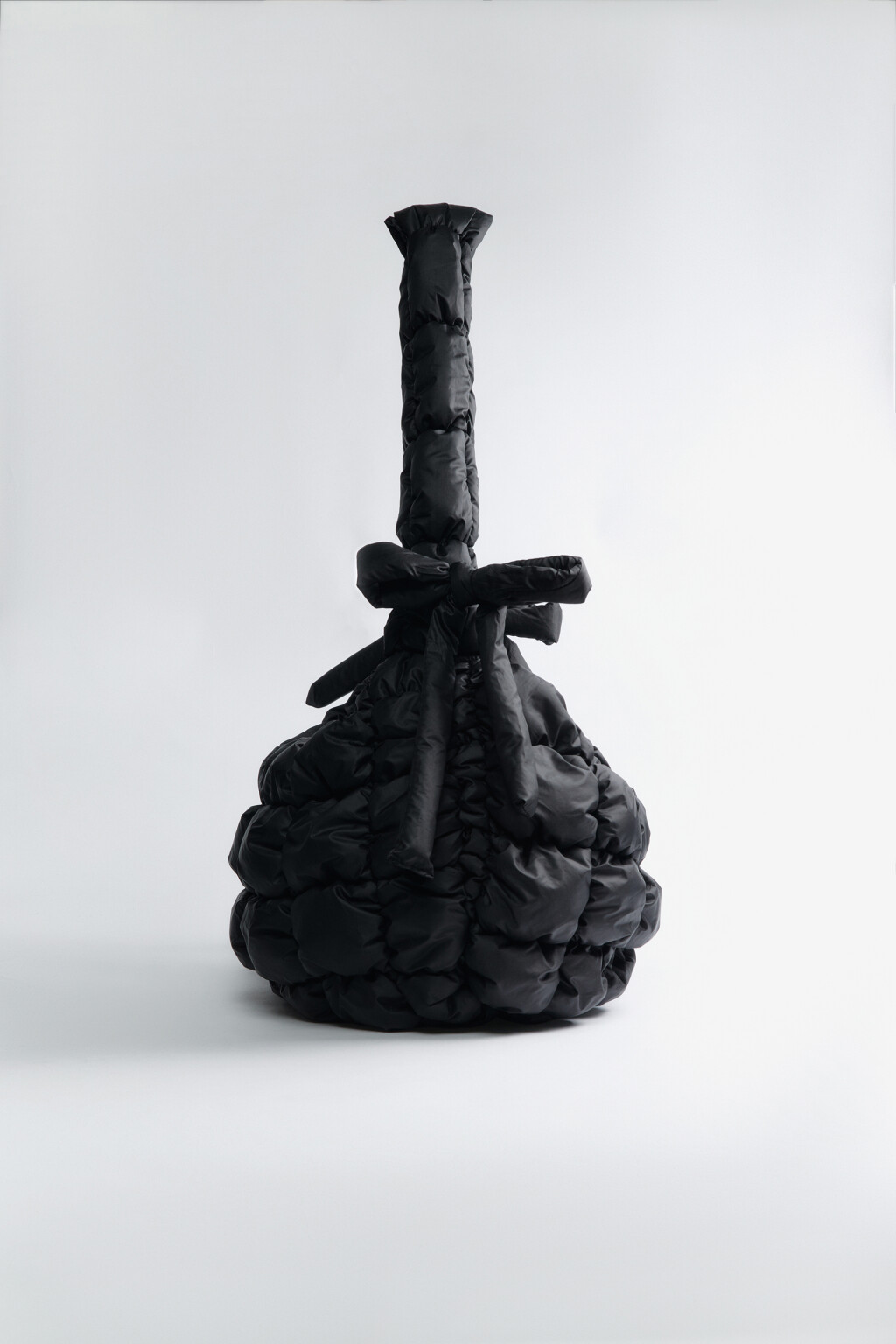 Сумка на плечо стеганая с бантами - цвет черный - 3