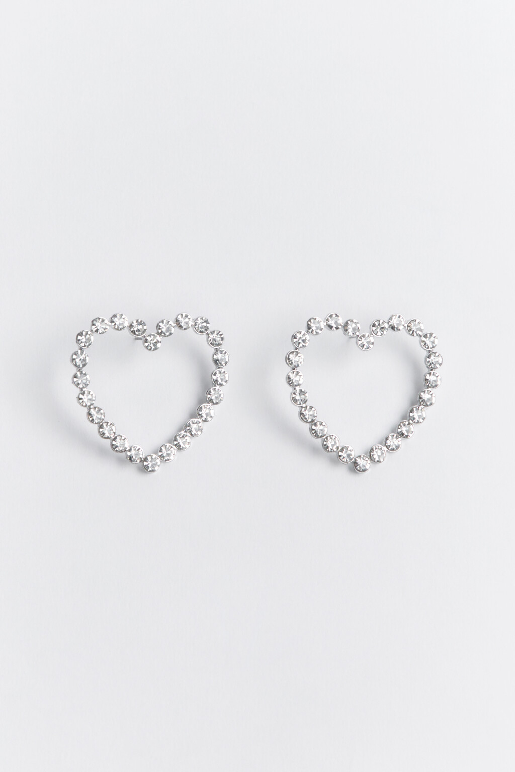 Серьги-гвоздики в виде сердец со стразами - цвет серый - 1