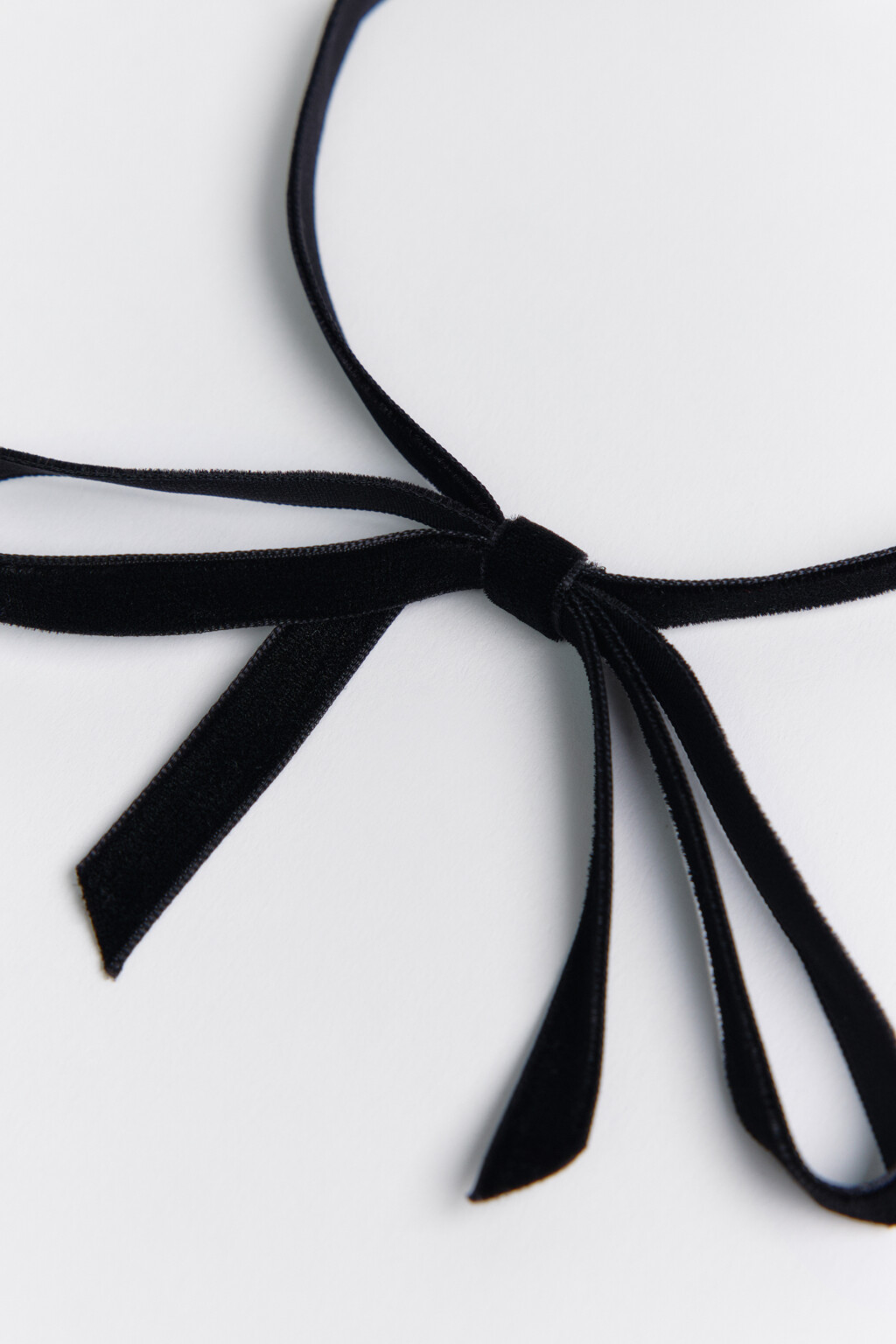 Колье-чокер текстильное с бантом - цвет черный - 2