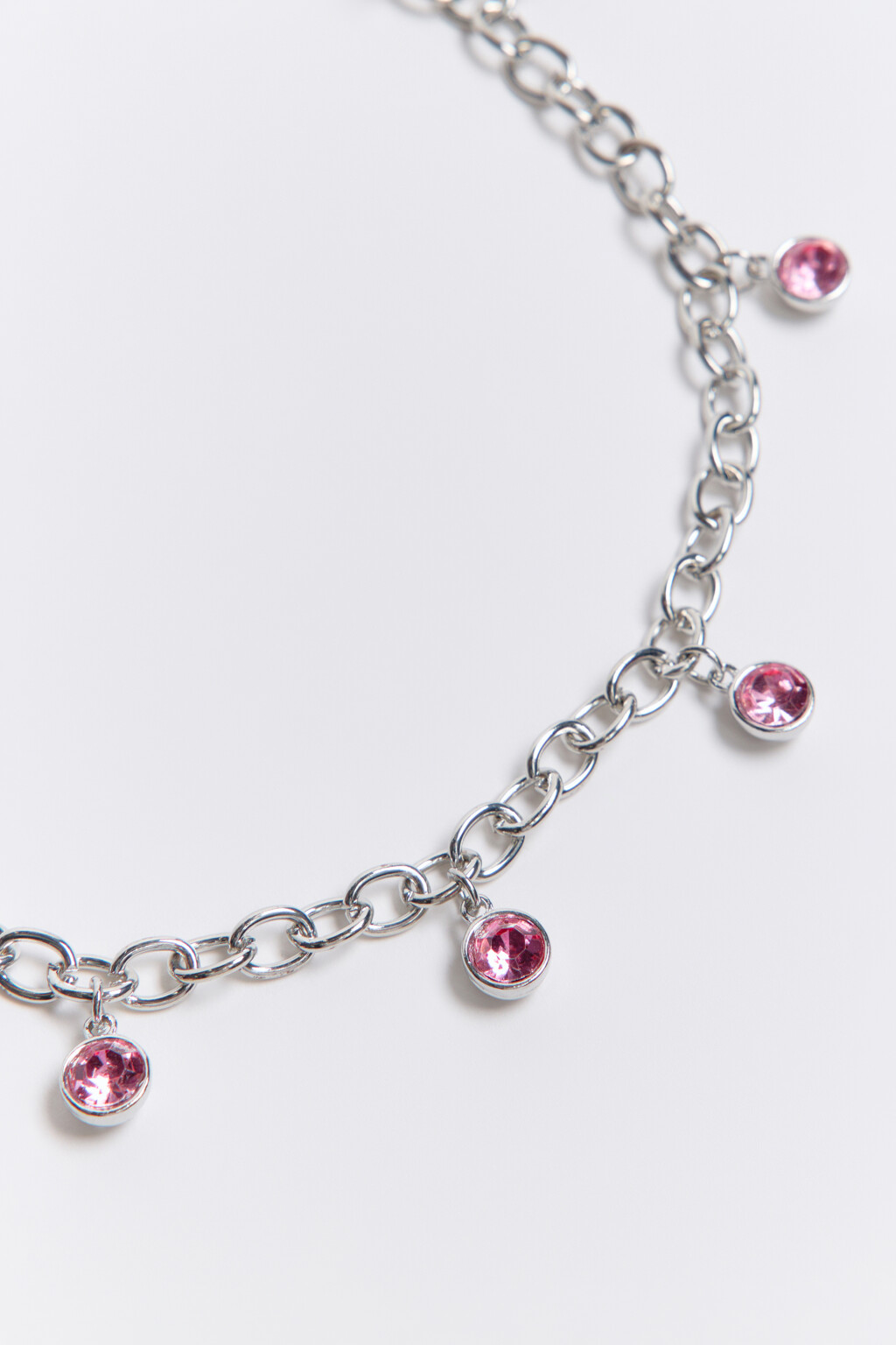 Цепочка на шею серебристая с кристаллами - цвет серый - 2