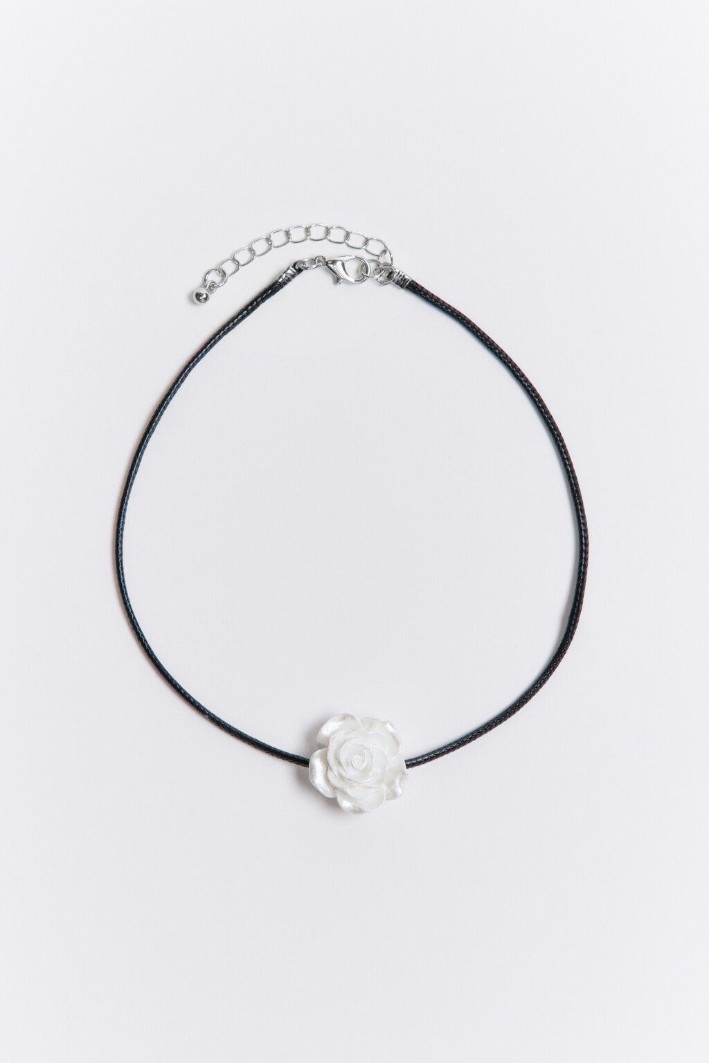 Колье-чокер с жемчужным цветком - цвет серый - 2