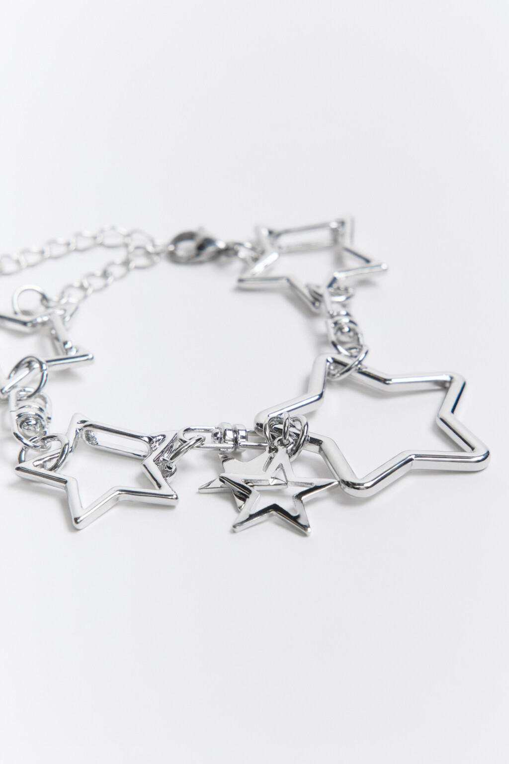 Браслет серебристый с подвесками-звездами - цвет серый - 2