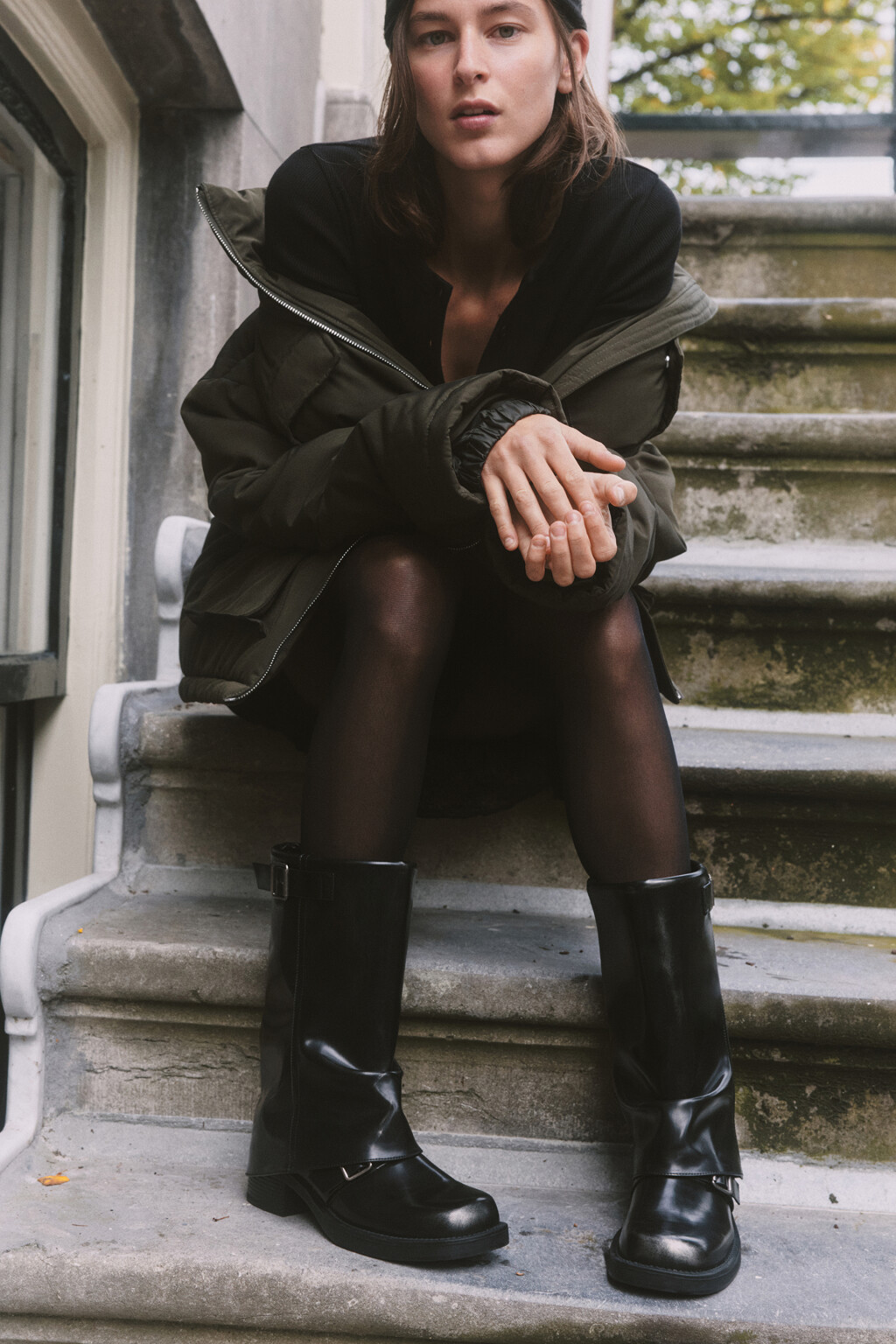 Полусапоги с металлическими пряжками - цвет черный - 8