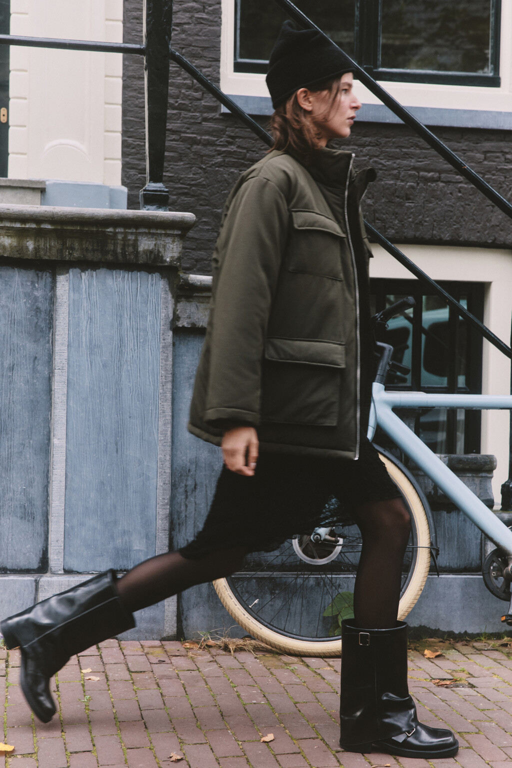 Полусапоги с металлическими пряжками - цвет черный - 9