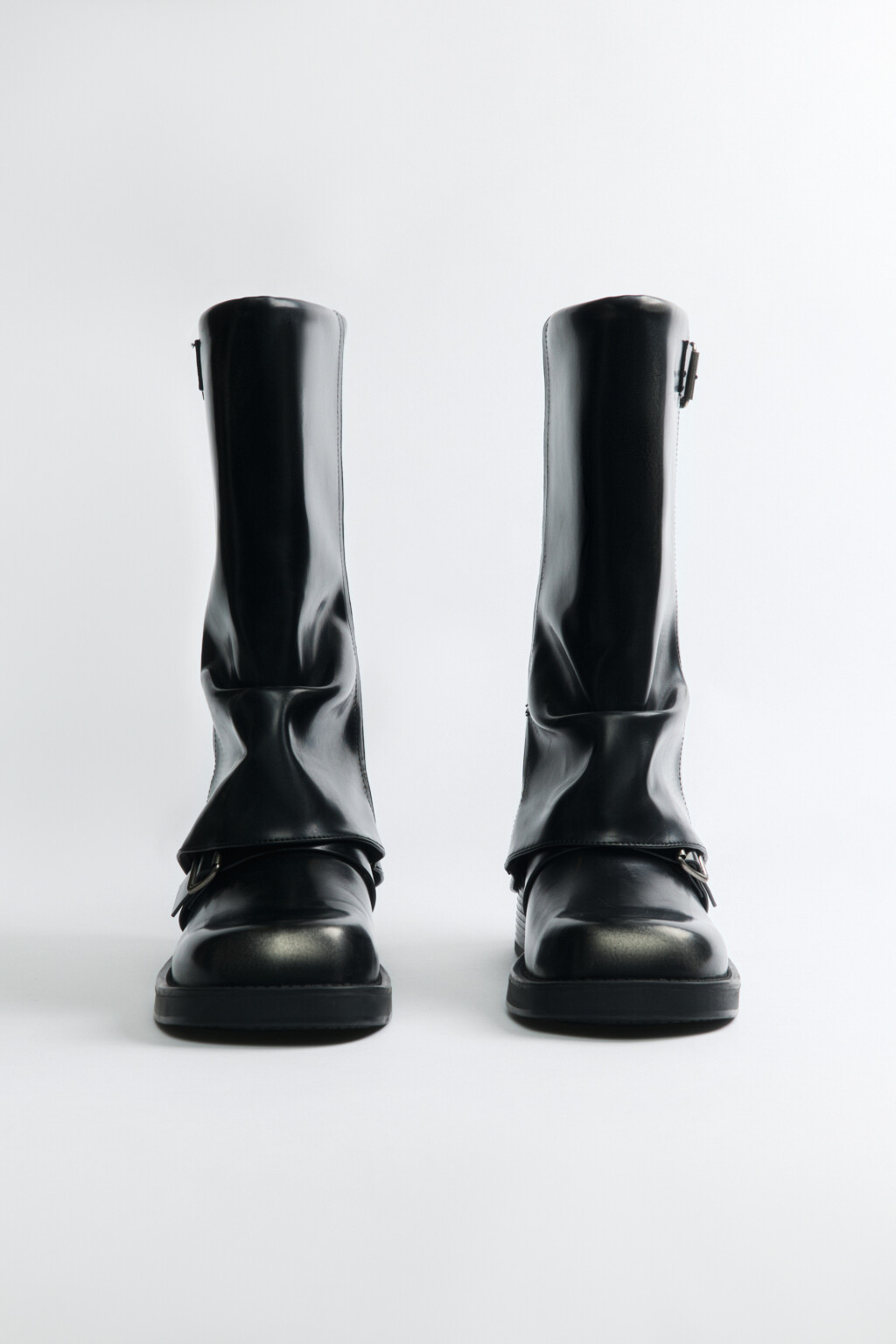 Полусапоги с металлическими пряжками - цвет черный - 5