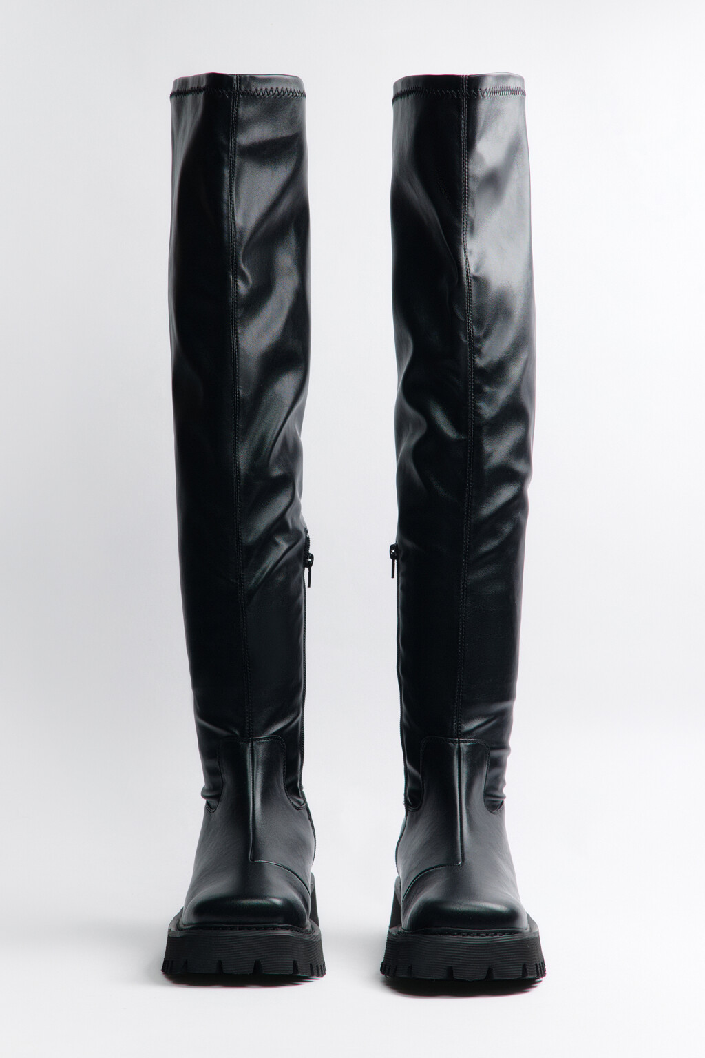 Сапоги-ботфорты высокие на платформе - цвет черный - 2