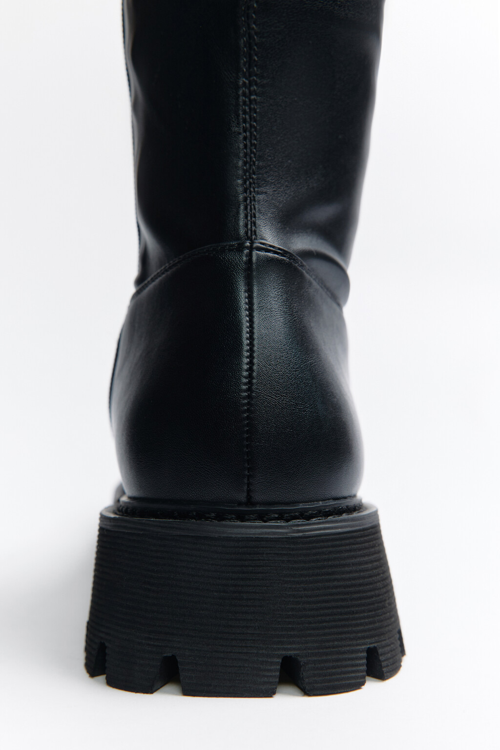 Сапоги-ботфорты высокие на платформе - цвет черный - 4
