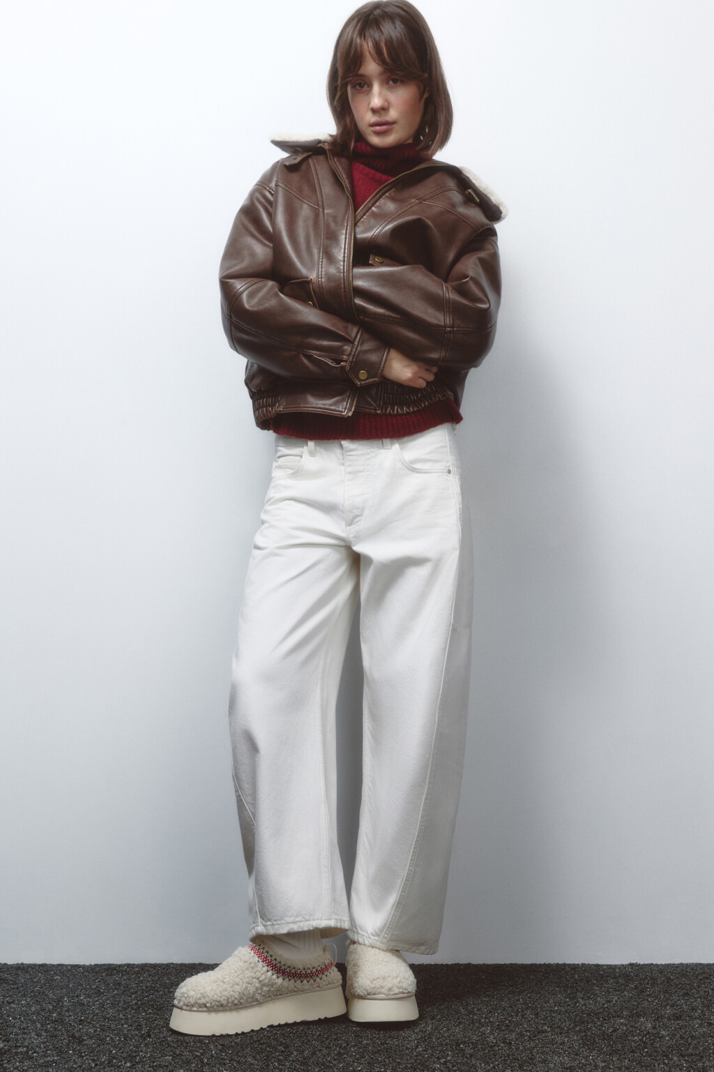 Ботинки-угги из искусственного меха с вышивкой - цвет молочный - 7