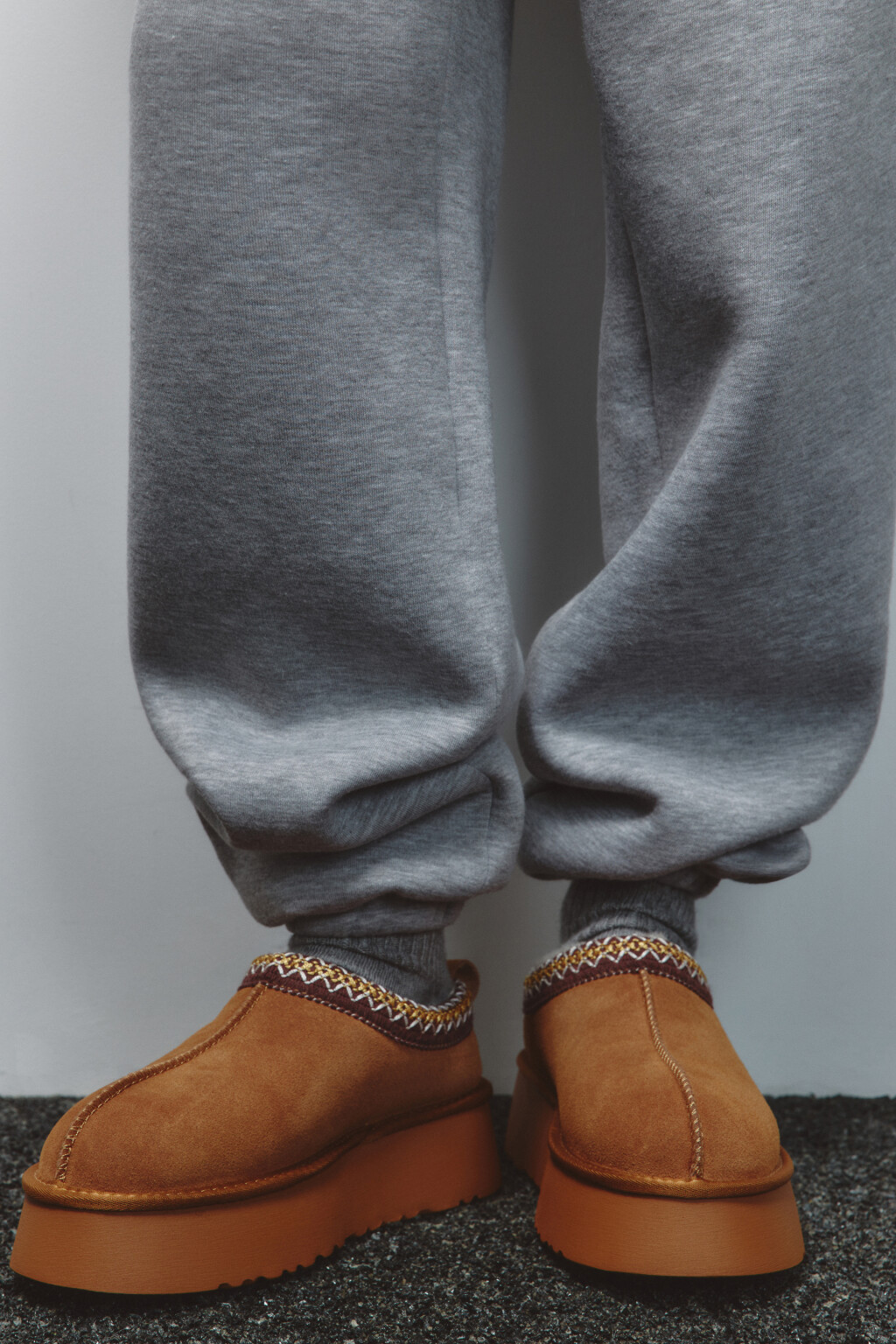 Ботинки-угги низкие из натуральной замши - цвет бежевый - 5