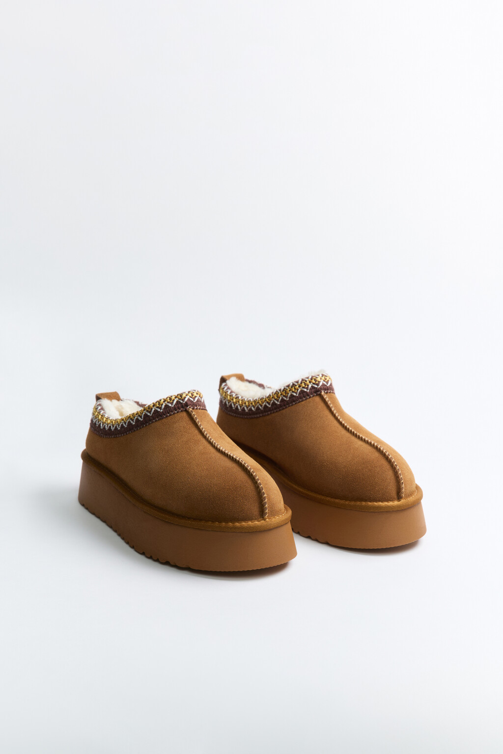 Ботинки-угги низкие из натуральной замши - цвет бежевый - 3