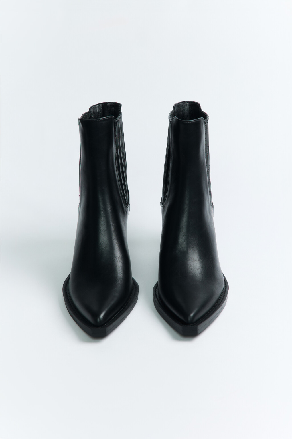 Ботинки-казаки со скошенным каблуком - цвет черный - 3