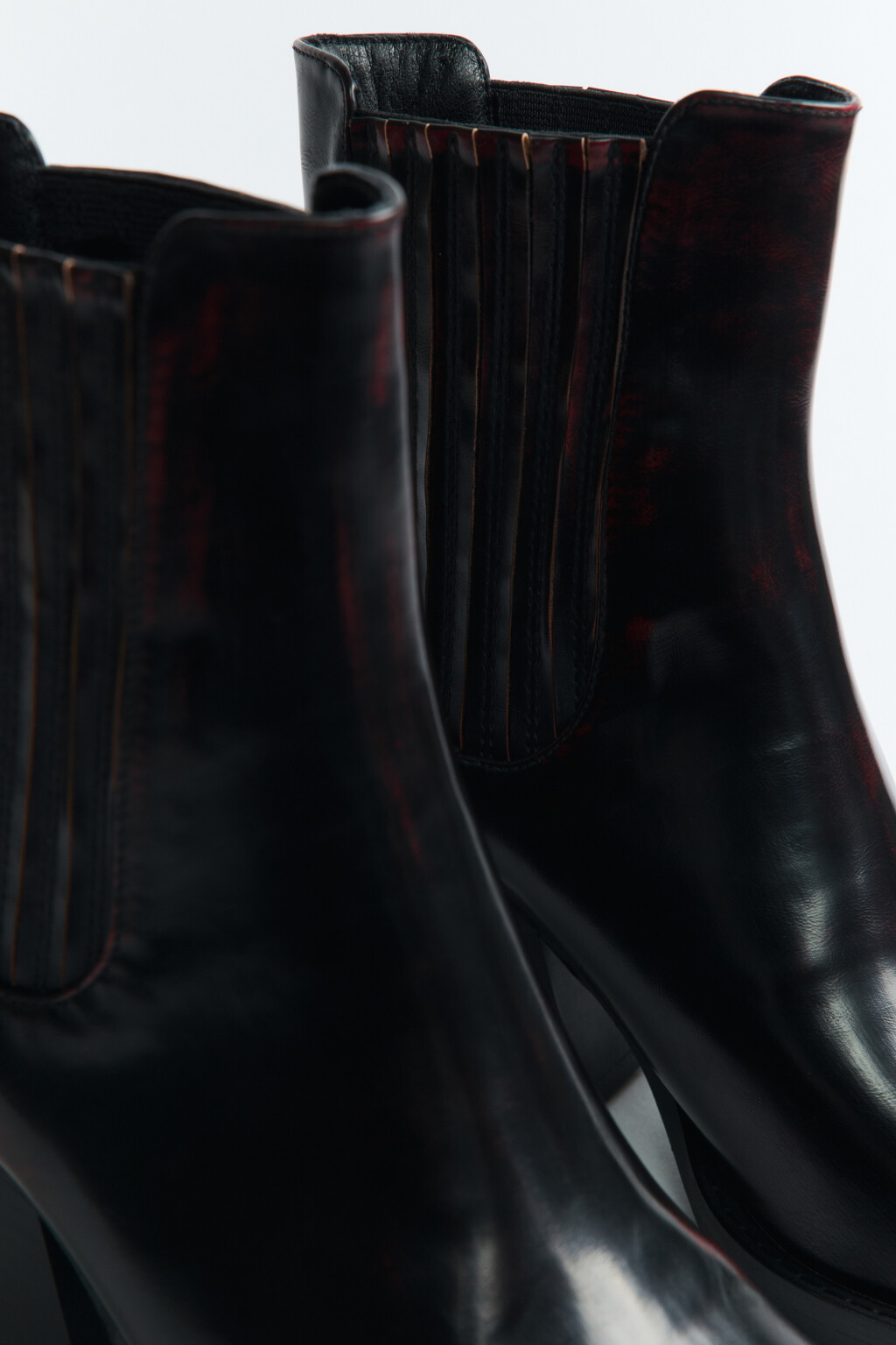 Ботинки-казаки со скошенным каблуком - цвет бордовый - 4