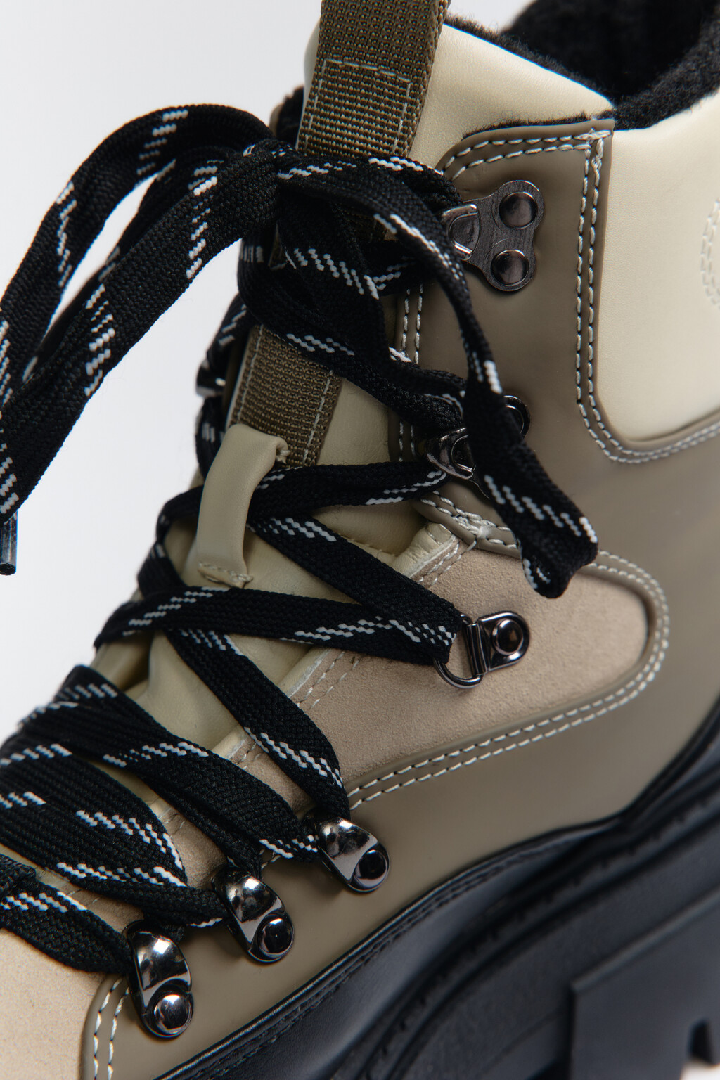 Ботинки утепленные в треккинговом стиле - цвет коричневый - 6