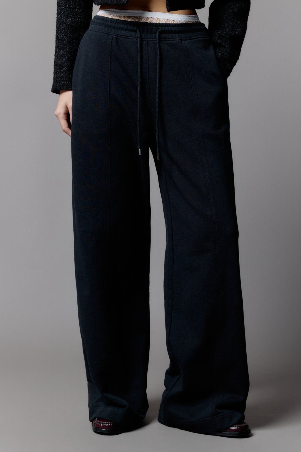 Брюки широкие трикотажные из футера - цвет черный - 2