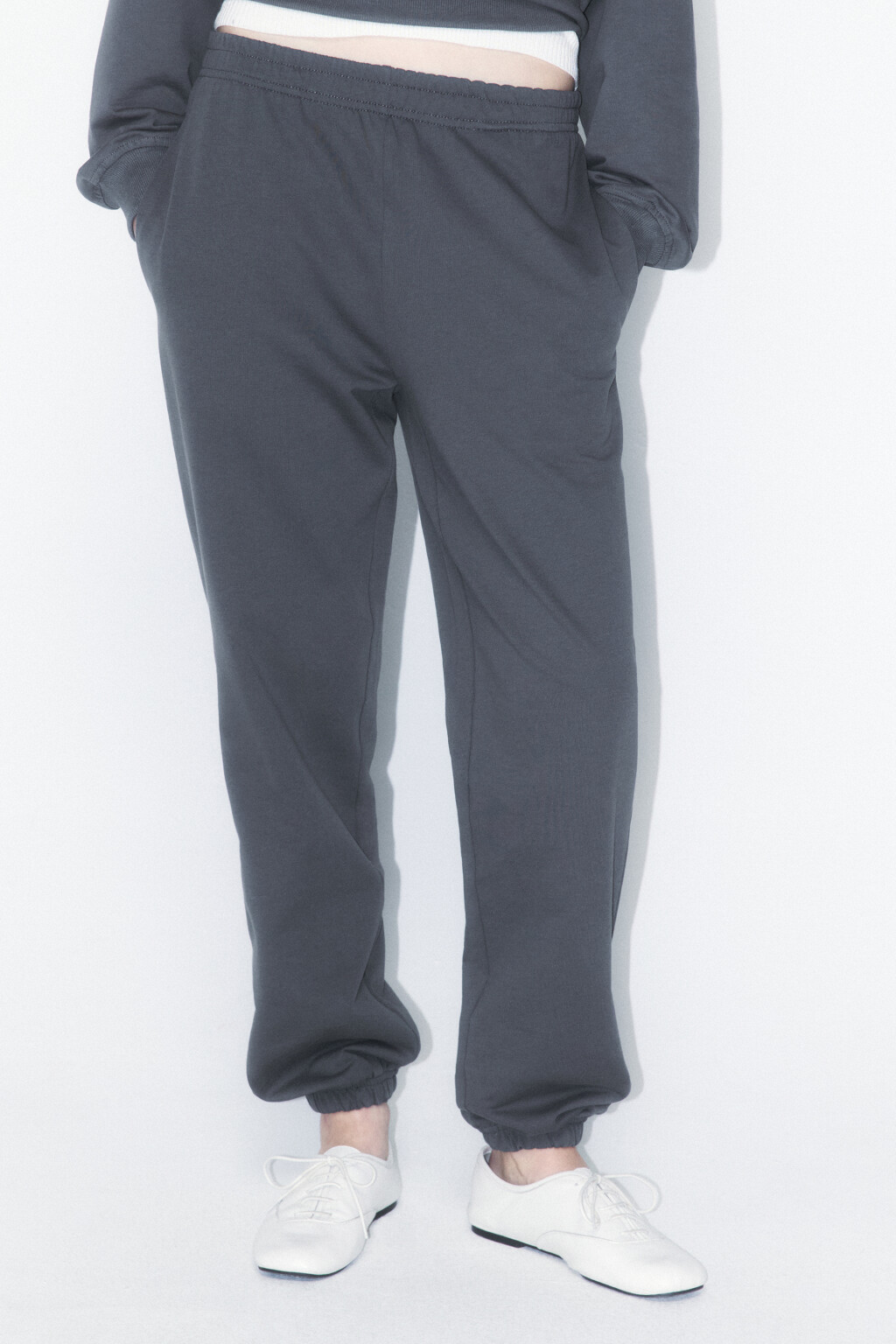 Брюки-джоггеры базовые из хлопкового футера - цвет серый - 2