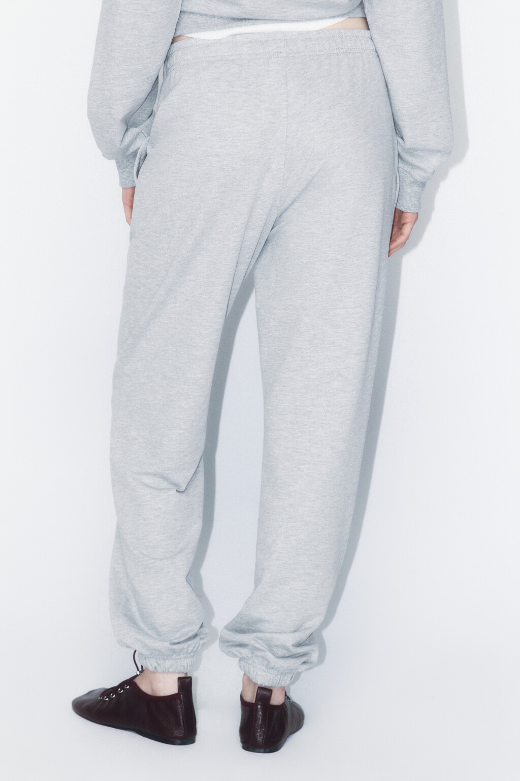 Брюки-джоггеры базовые трикотажные из футера - цвет серый - 3