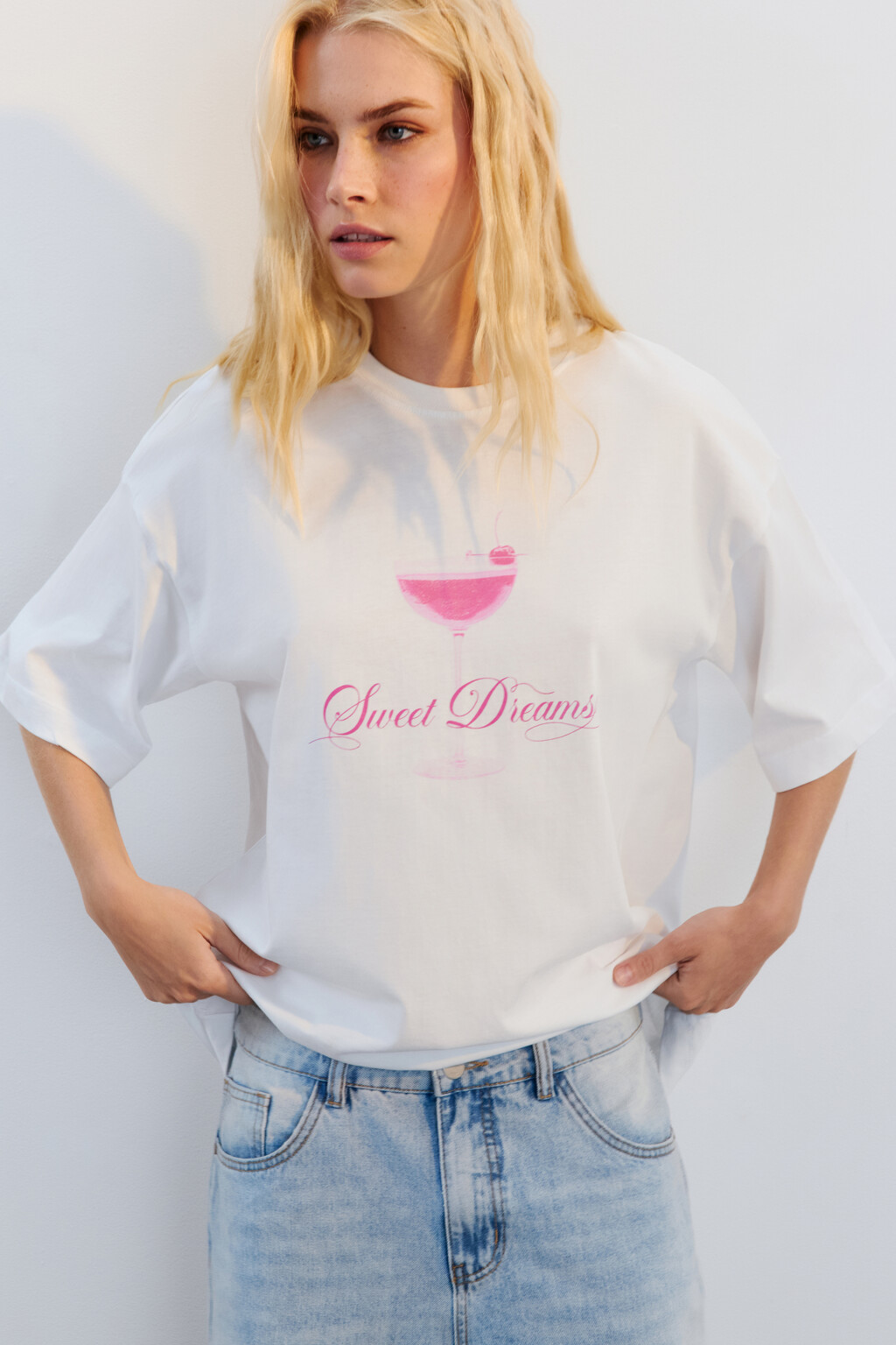 Футболка прямая хлопковая с принтом - цвет белый - 1