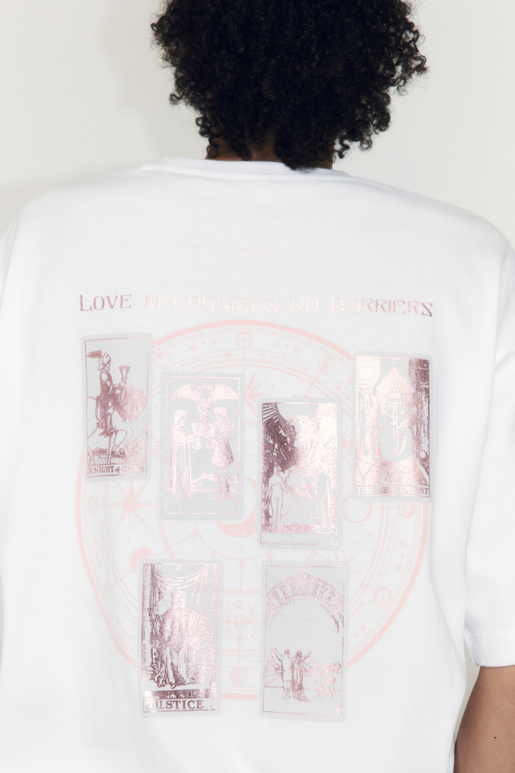 Футболка хлопковая с принтом в стиле таро - цвет белый - 5