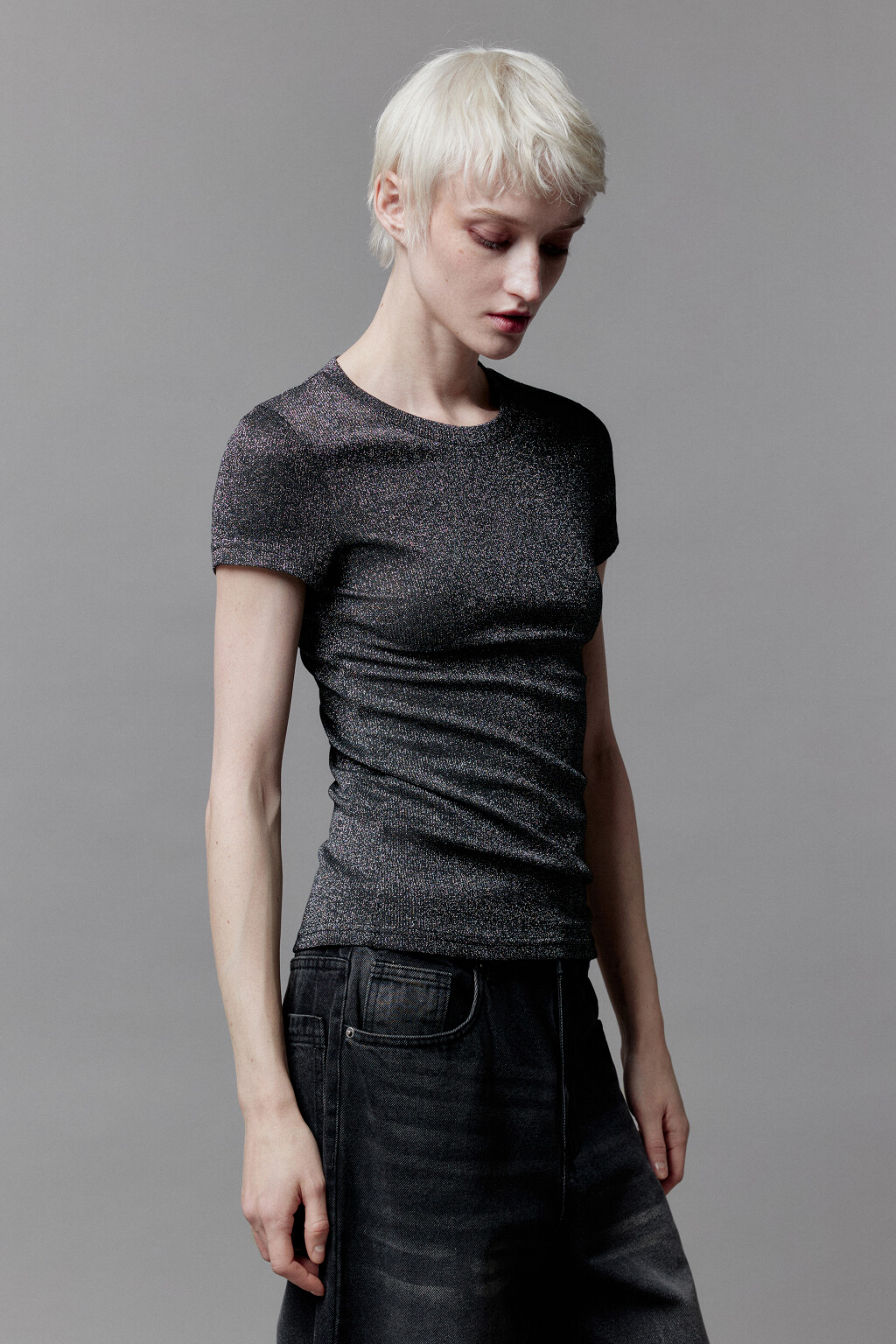 Футболка облегающая блестящая с люрексом - цвет черный - 3