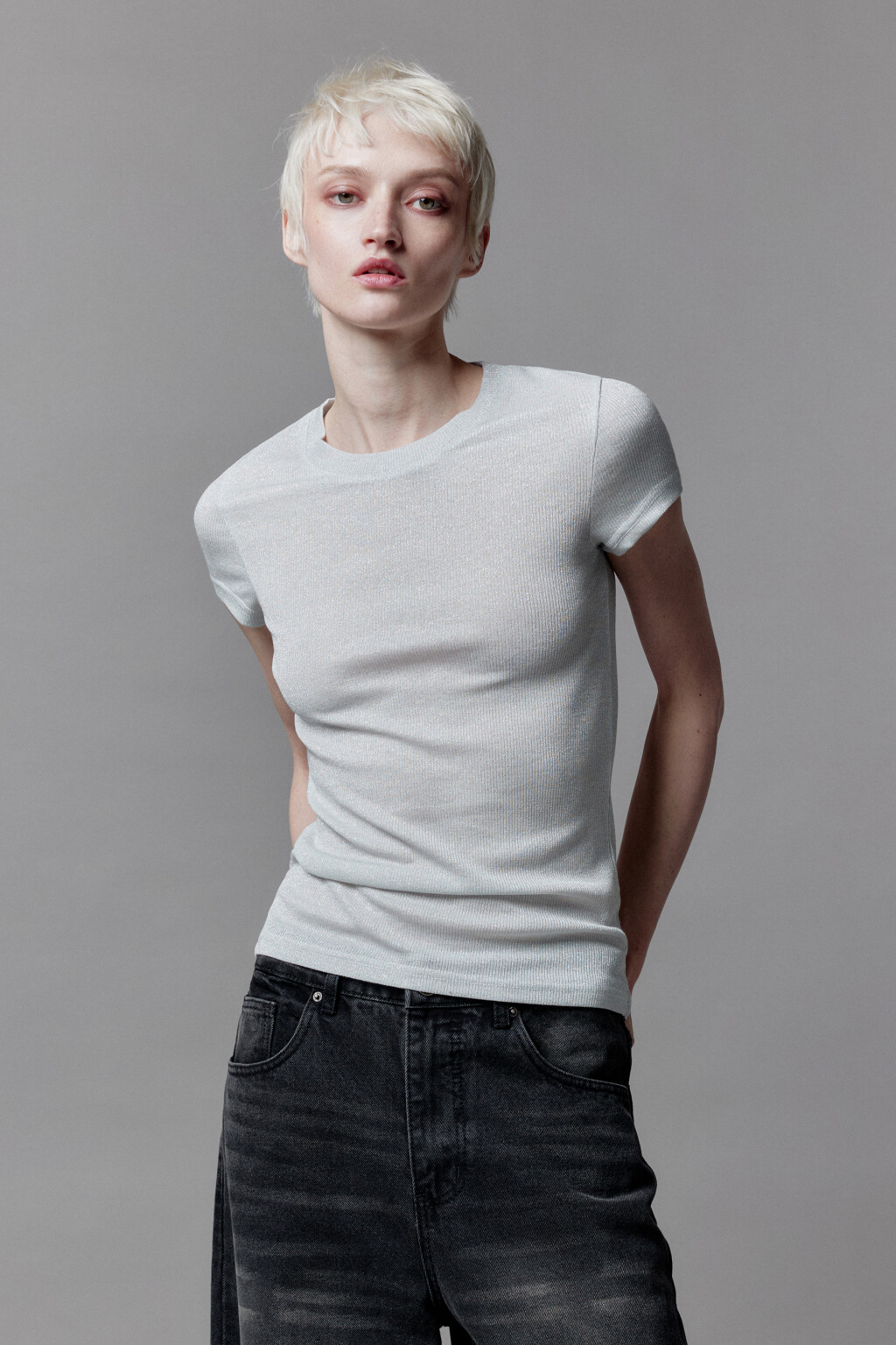 Футболка облегающая блестящая с люрексом - цвет серый - 2