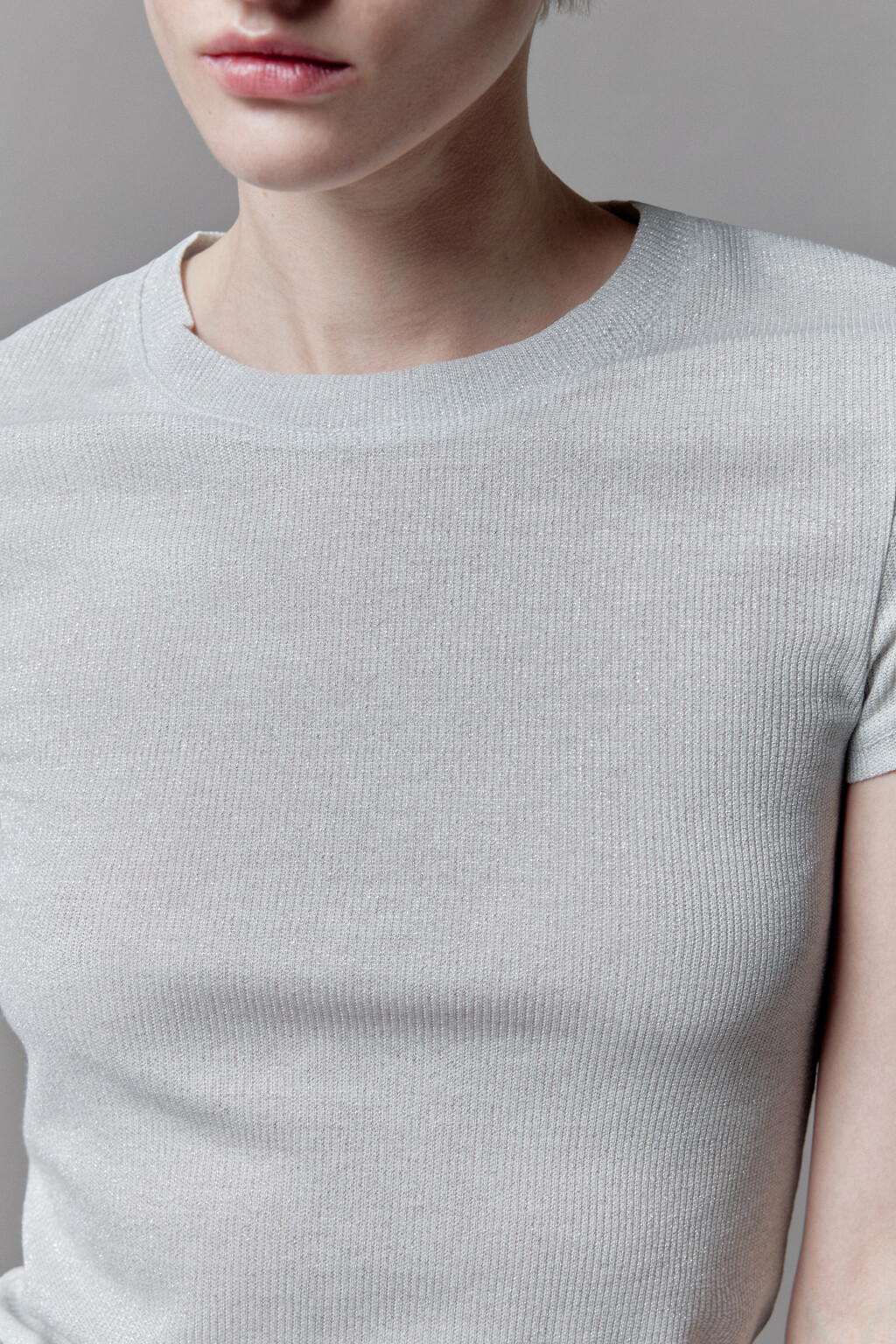 Футболка облегающая блестящая с люрексом - цвет серый - 6