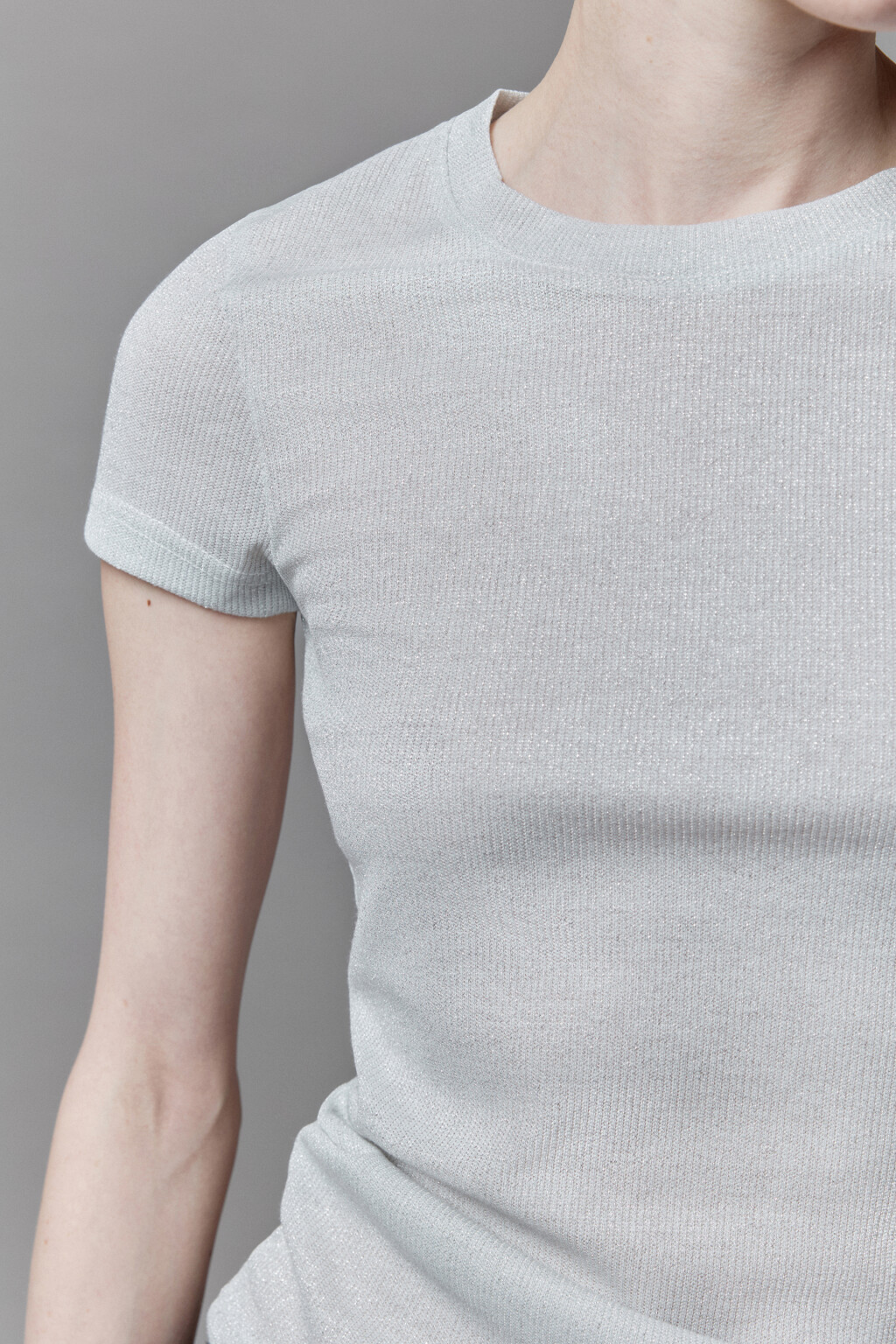 Футболка облегающая блестящая с люрексом - цвет серый - 7