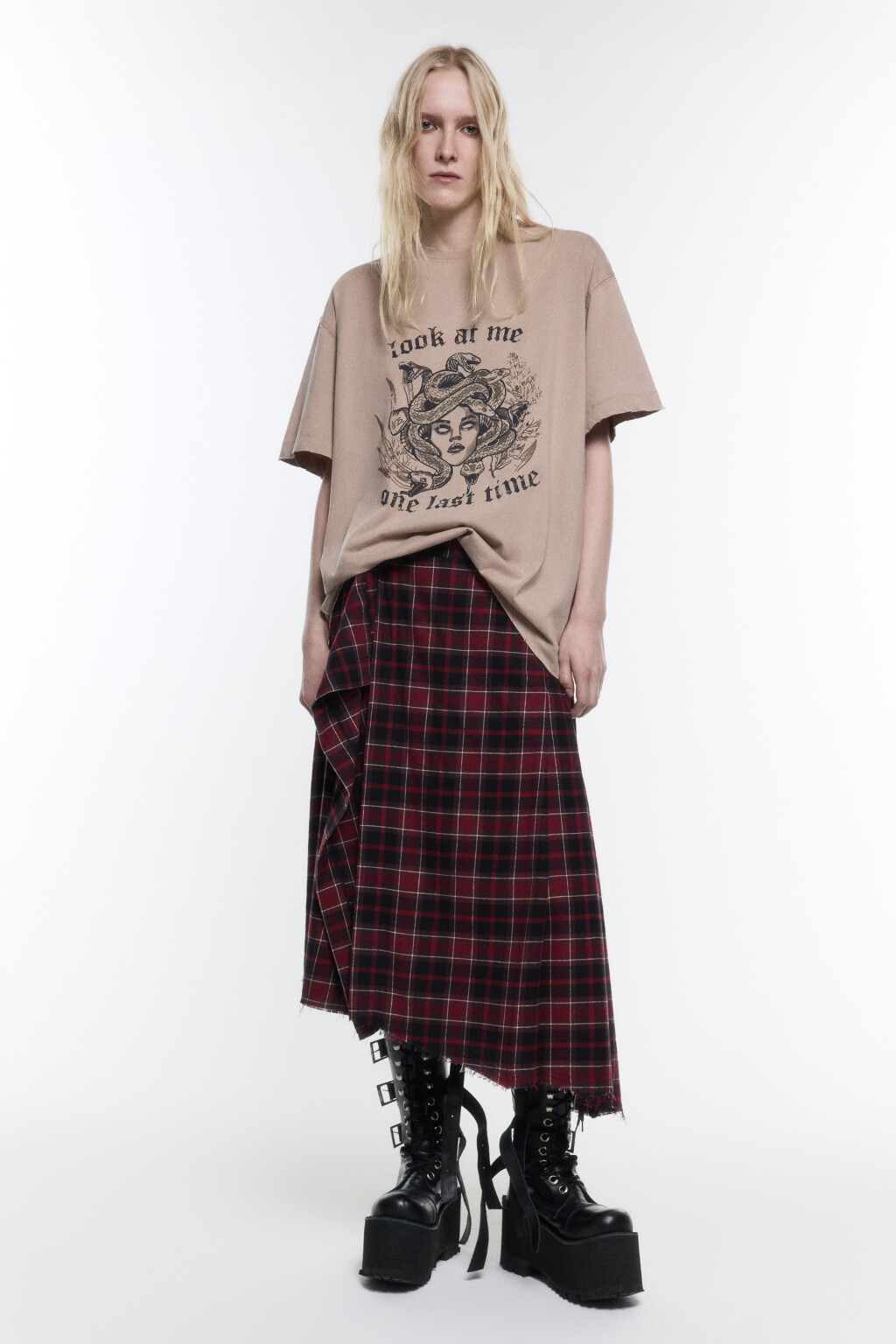 Футболка oversize с принтом в стиле гранж - цвет бежевый - 5