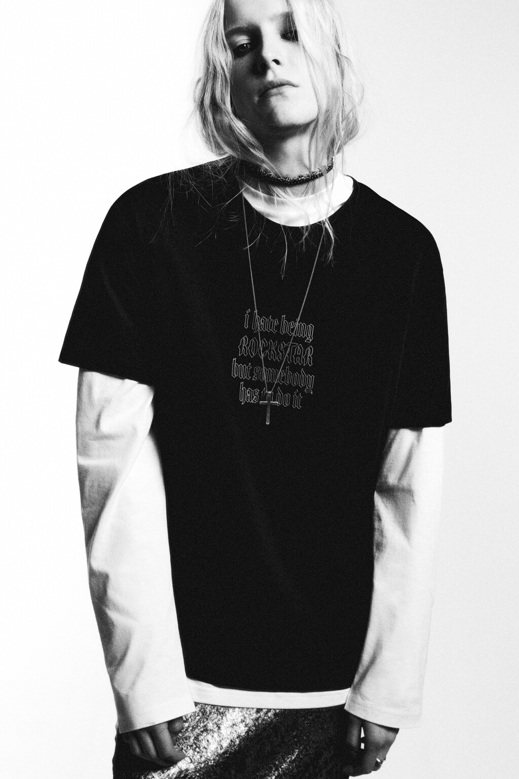 Футболка с вареным эффектом и принтом - цвет черный - 1