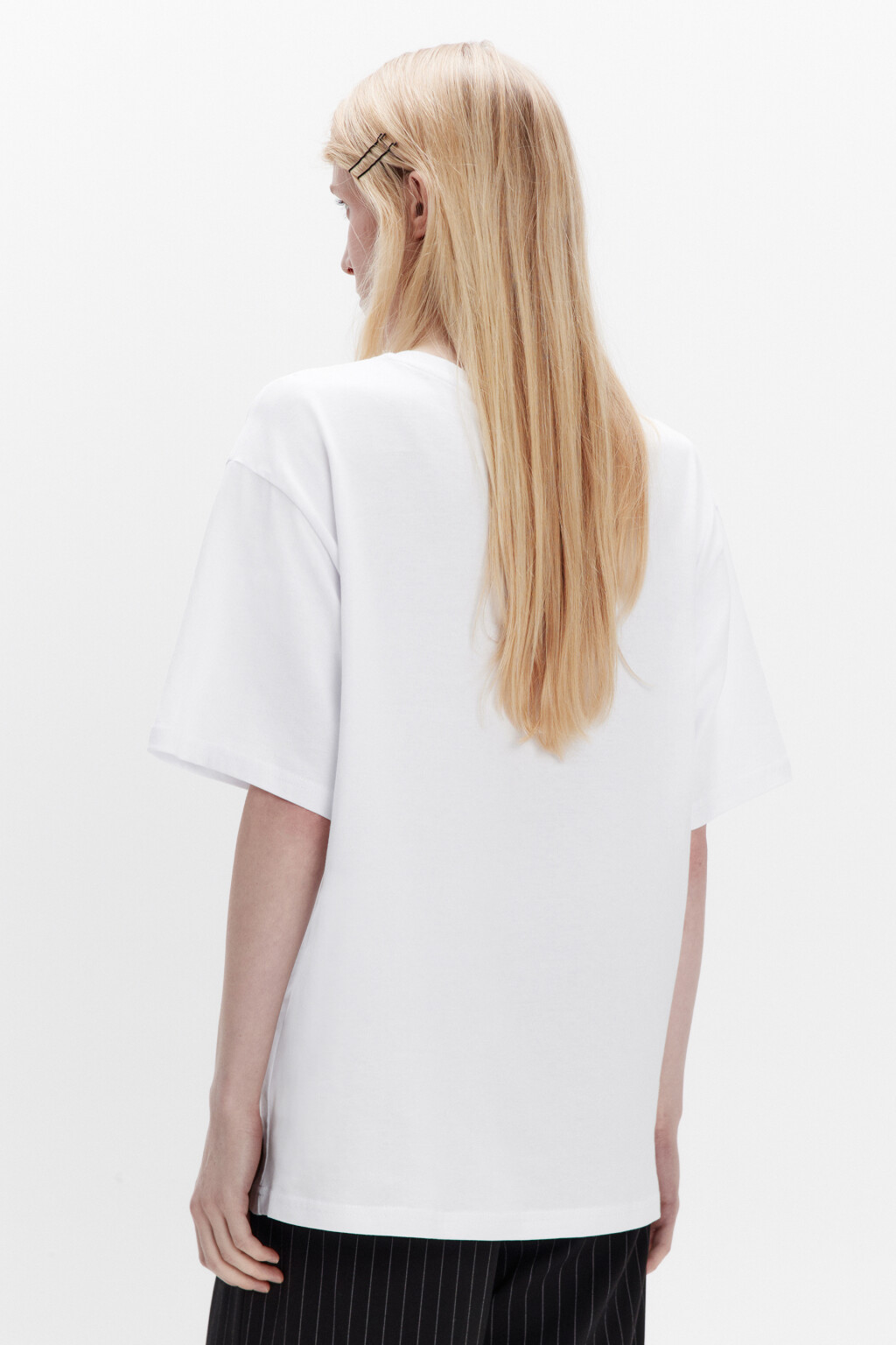 Футболка свободная с воланами и цветком - цвет белый - 4
