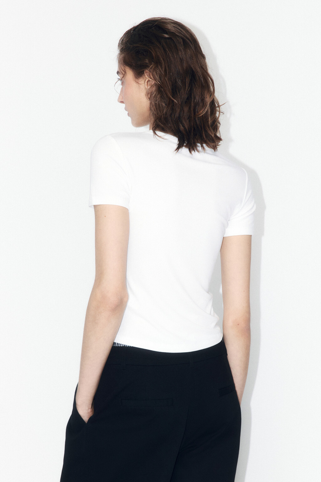 Футболка трикотажная из вискозы - цвет белый - 4