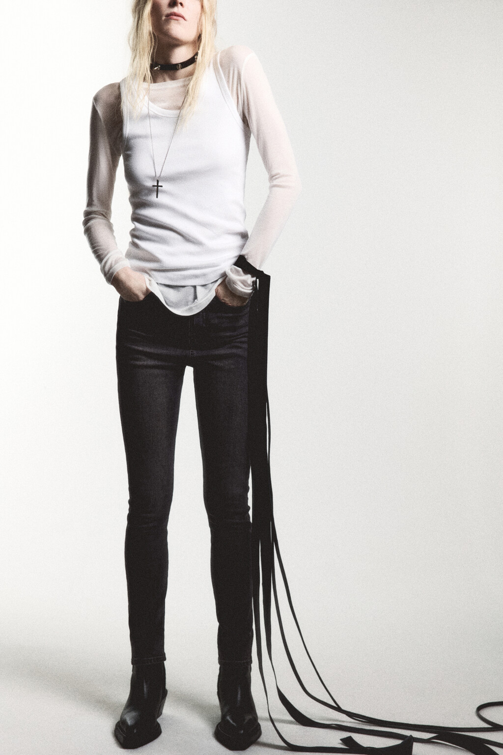 Майка в рубчик на широких бретелях - цвет белый - 1