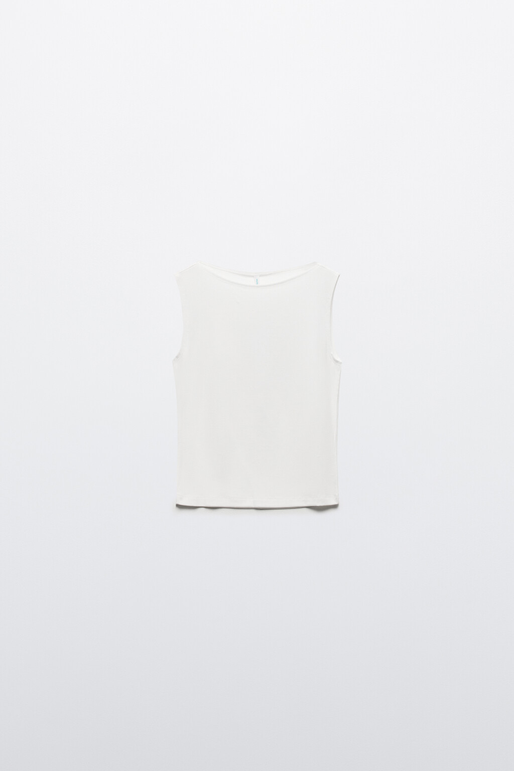 Майка вискозная с вырезом-лодочкой - цвет белый - 8