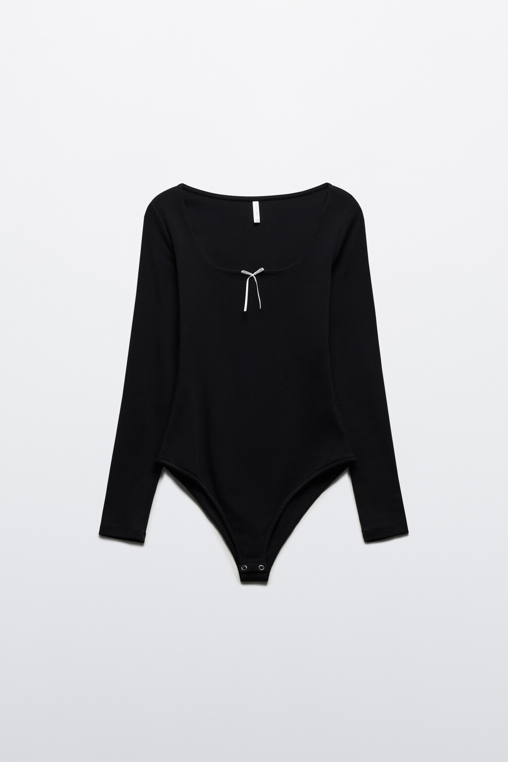 Боди-лонгслив с вырезом-каре и бантиком - цвет черный - 8